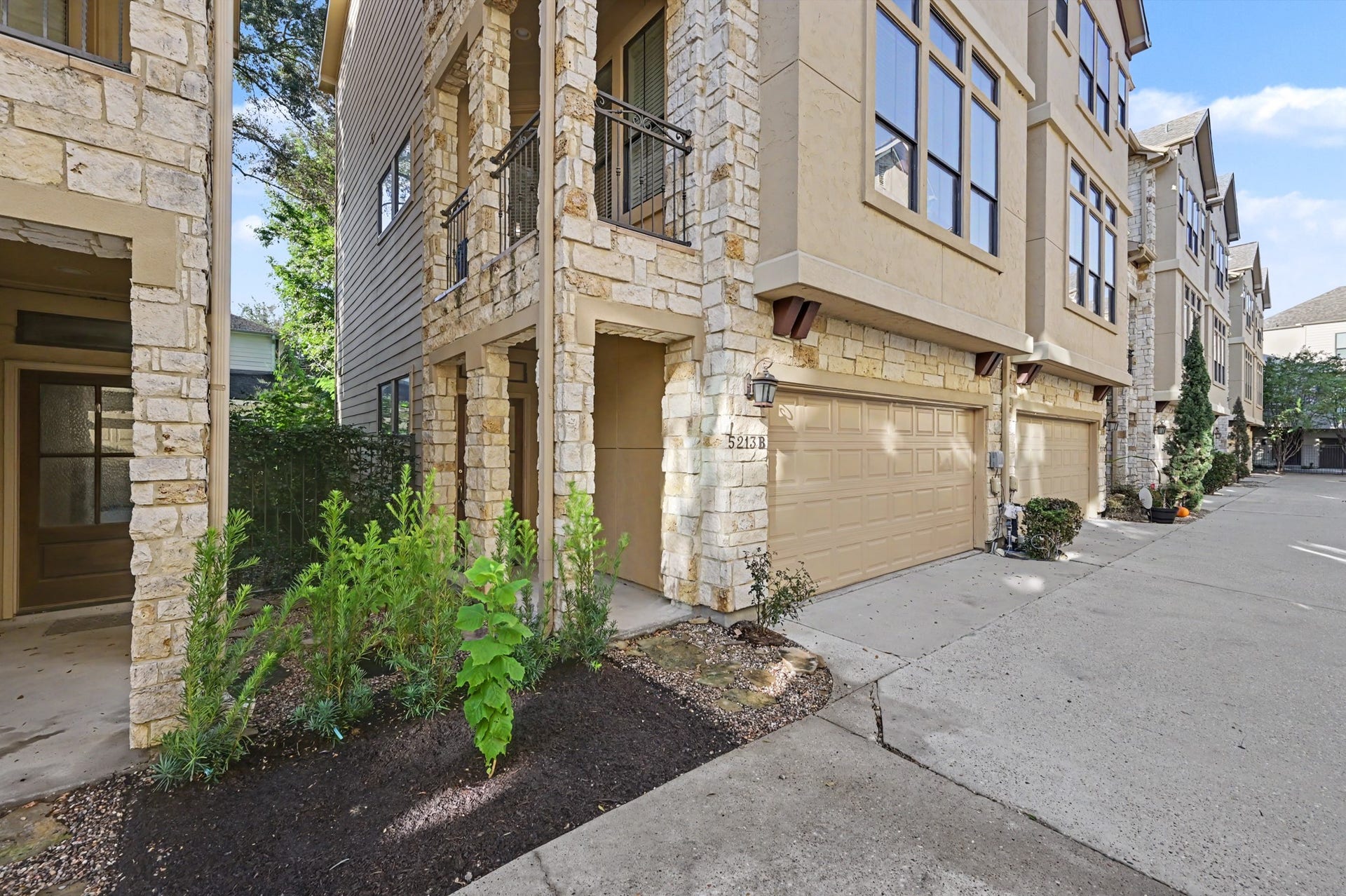 5213 Eigel Street, #B, Houston, TX 77007 5213 Eigel Street, #B, Houston, TX 77007