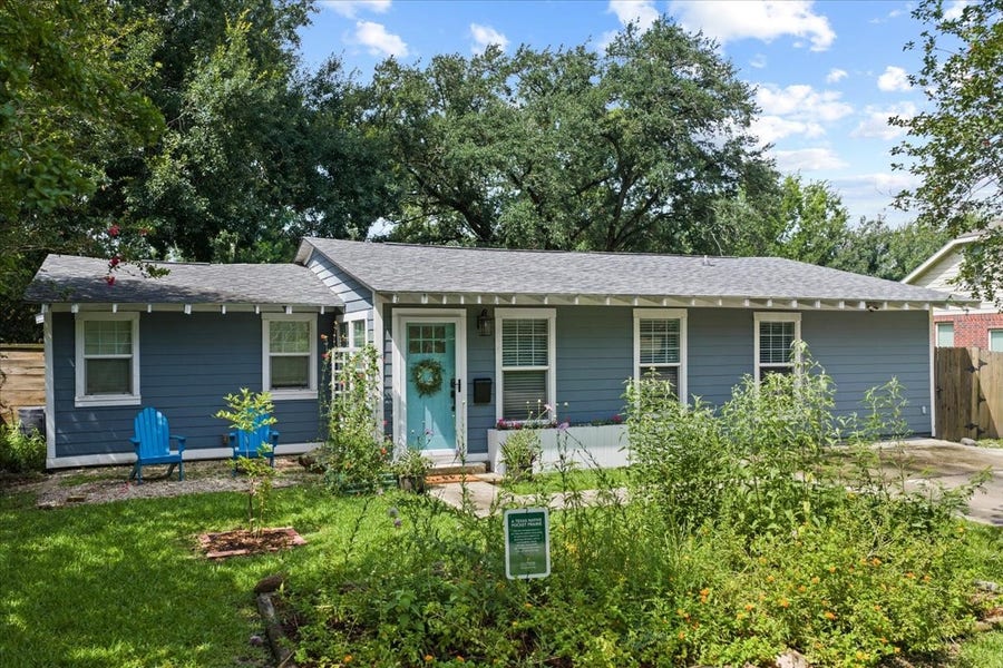 Property photo for 4825 Kingfisher Drive, Houston, TX