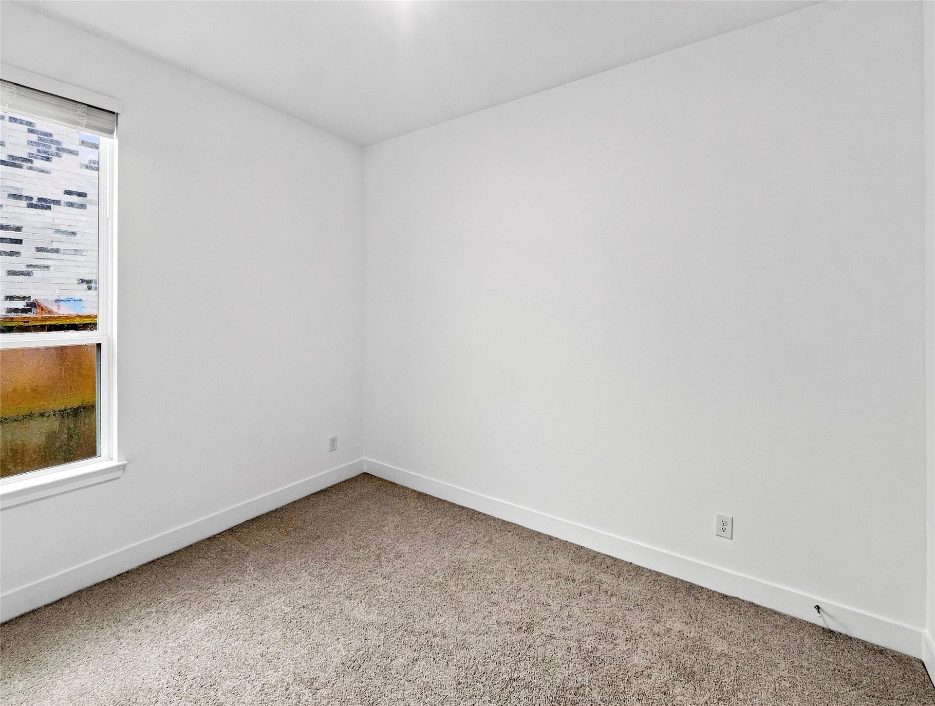 26607 Golden Heather Lane, Katy, TX 77493 Secondary bedroom with plush carpet