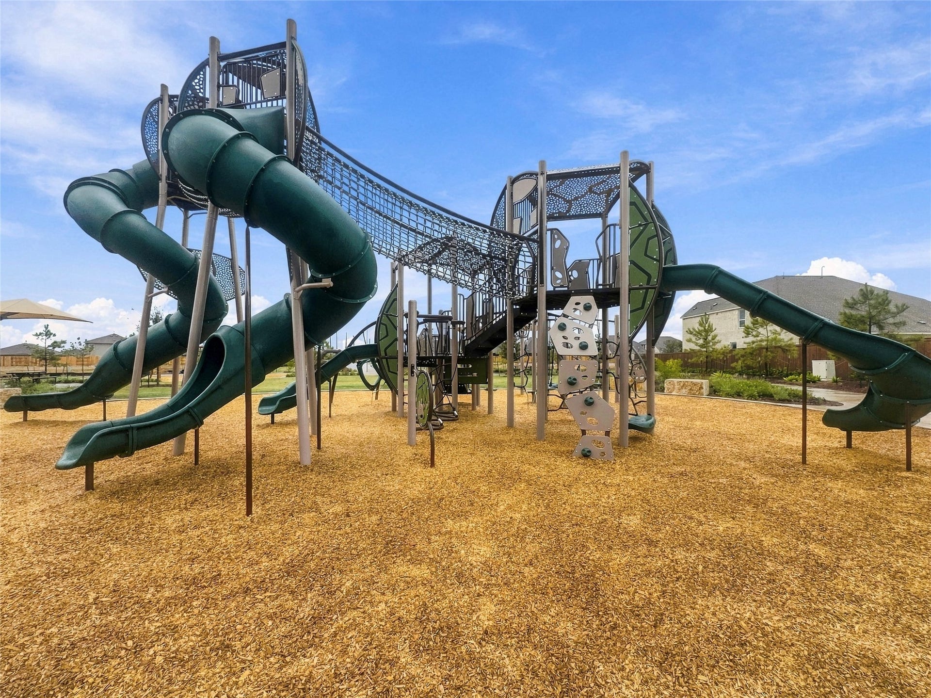 26607 Golden Heather Lane, Katy, TX 77493 1 Large community playground
located just 2 lots from home!