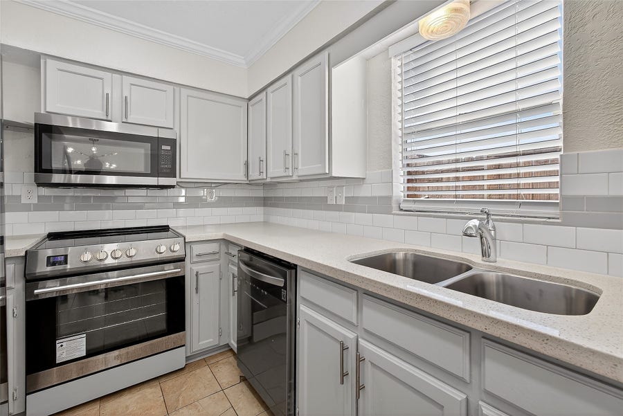 Property photo for 1221 Cedar Post Lane, #1B, Houston, TX