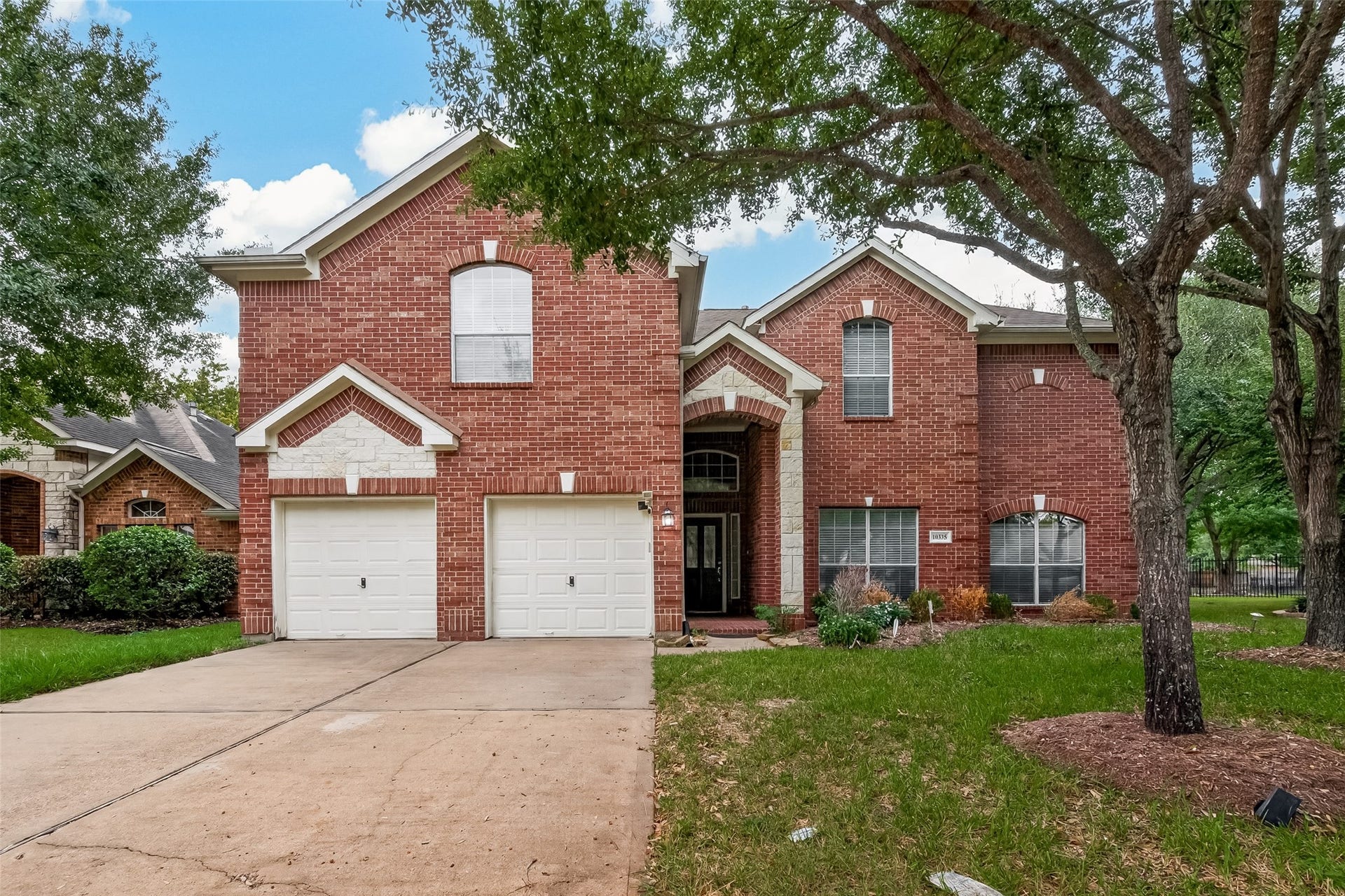 10335 Sablebrook Lane, Houston, TX 77095 Front side