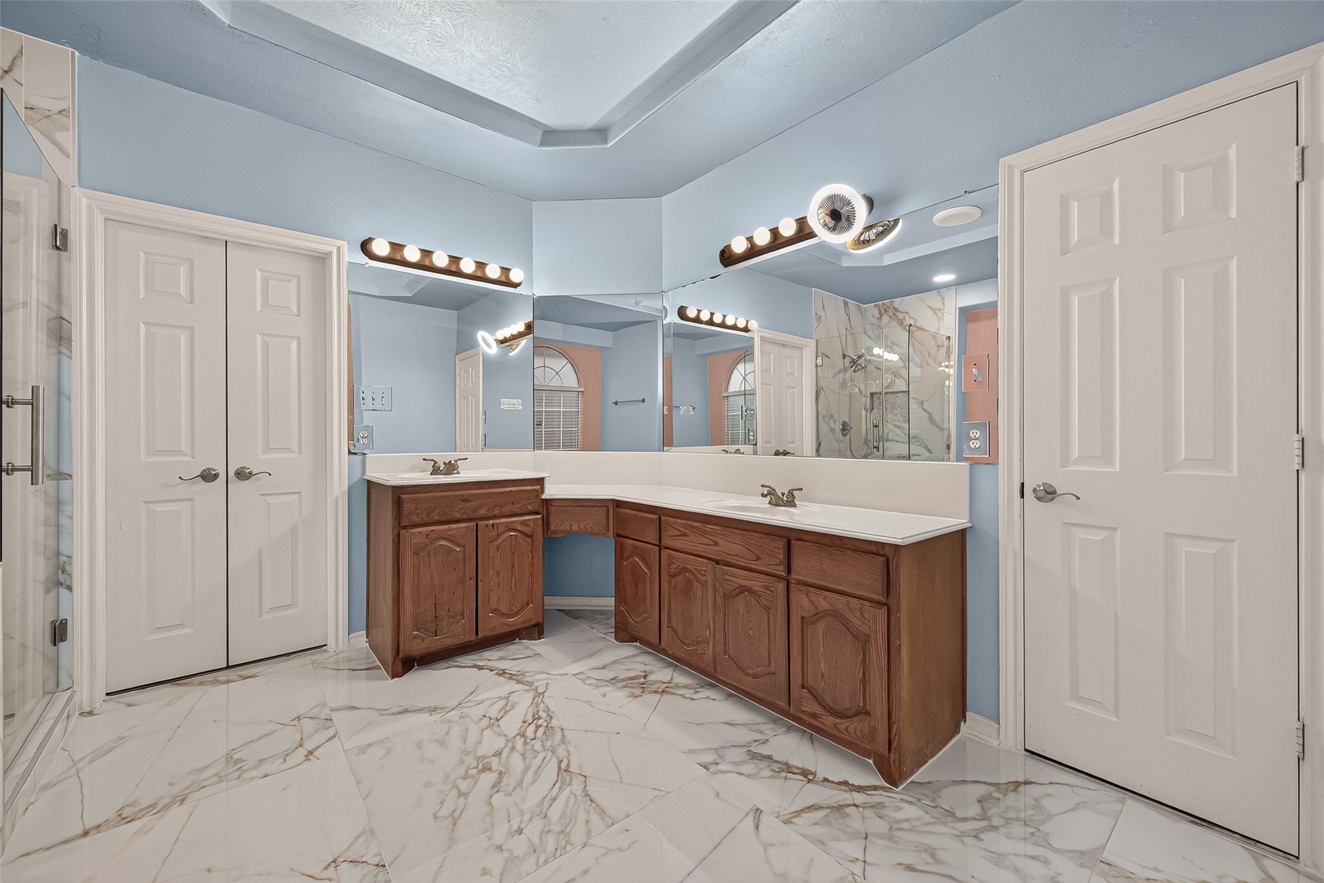 10335 Sablebrook Lane, Houston, TX 77095 Master Bathroom