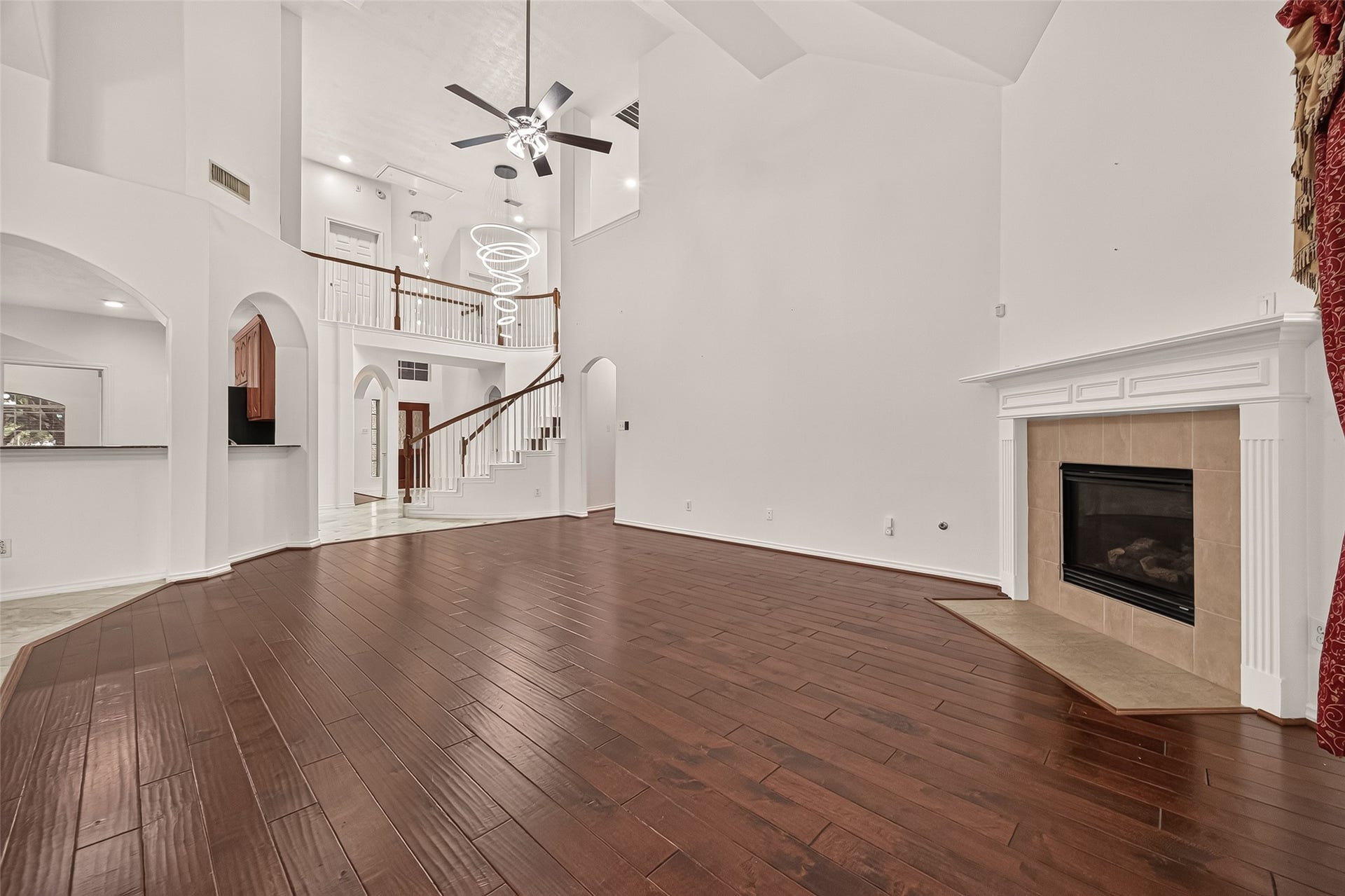 10335 Sablebrook Lane, Houston, TX 77095 Living Area
