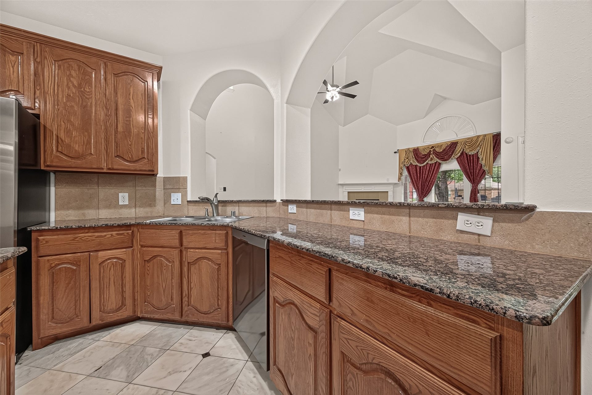 10335 Sablebrook Lane, Houston, TX 77095 Kitchen