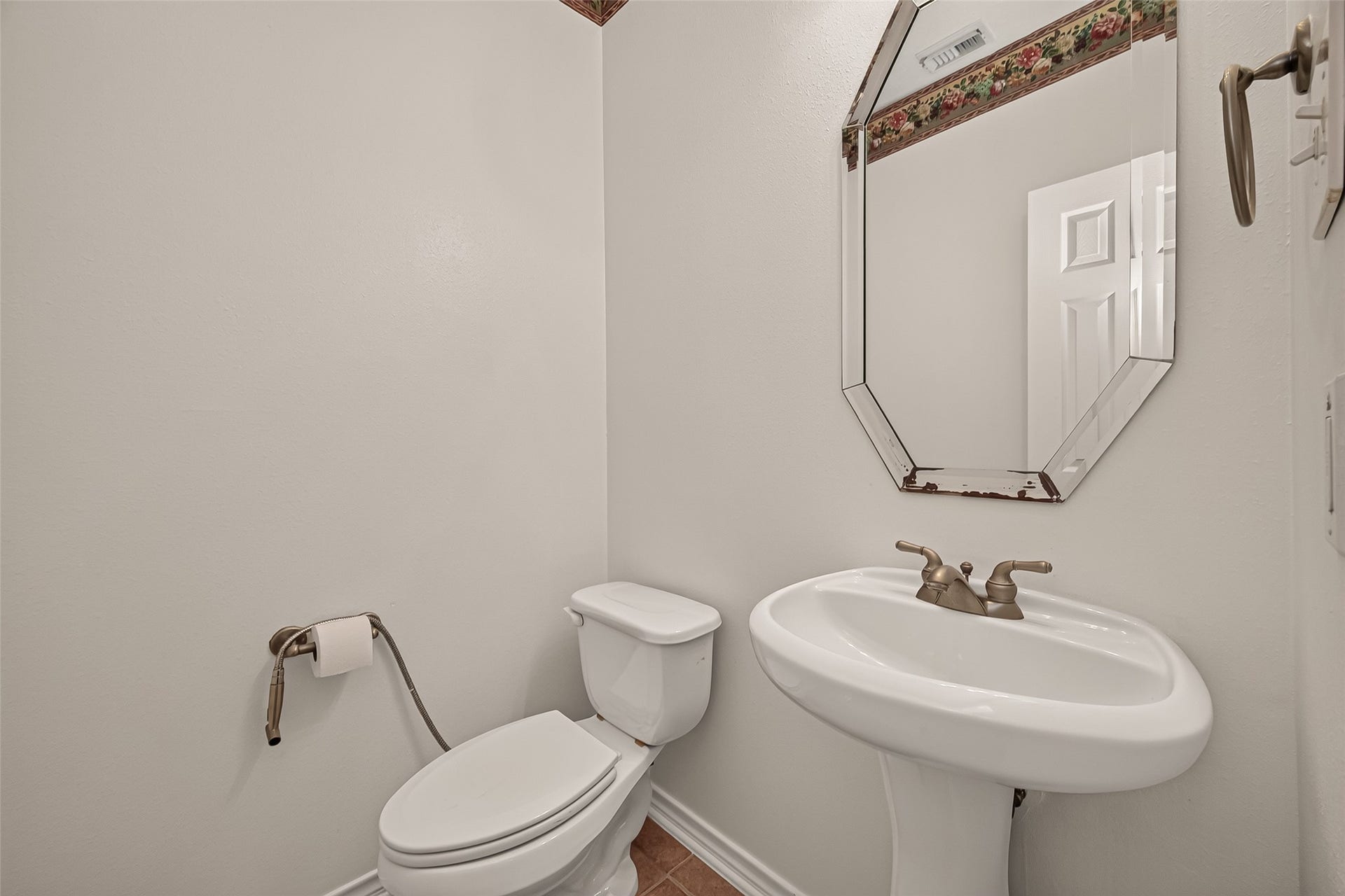 10335 Sablebrook Lane, Houston, TX 77095 Half Bath