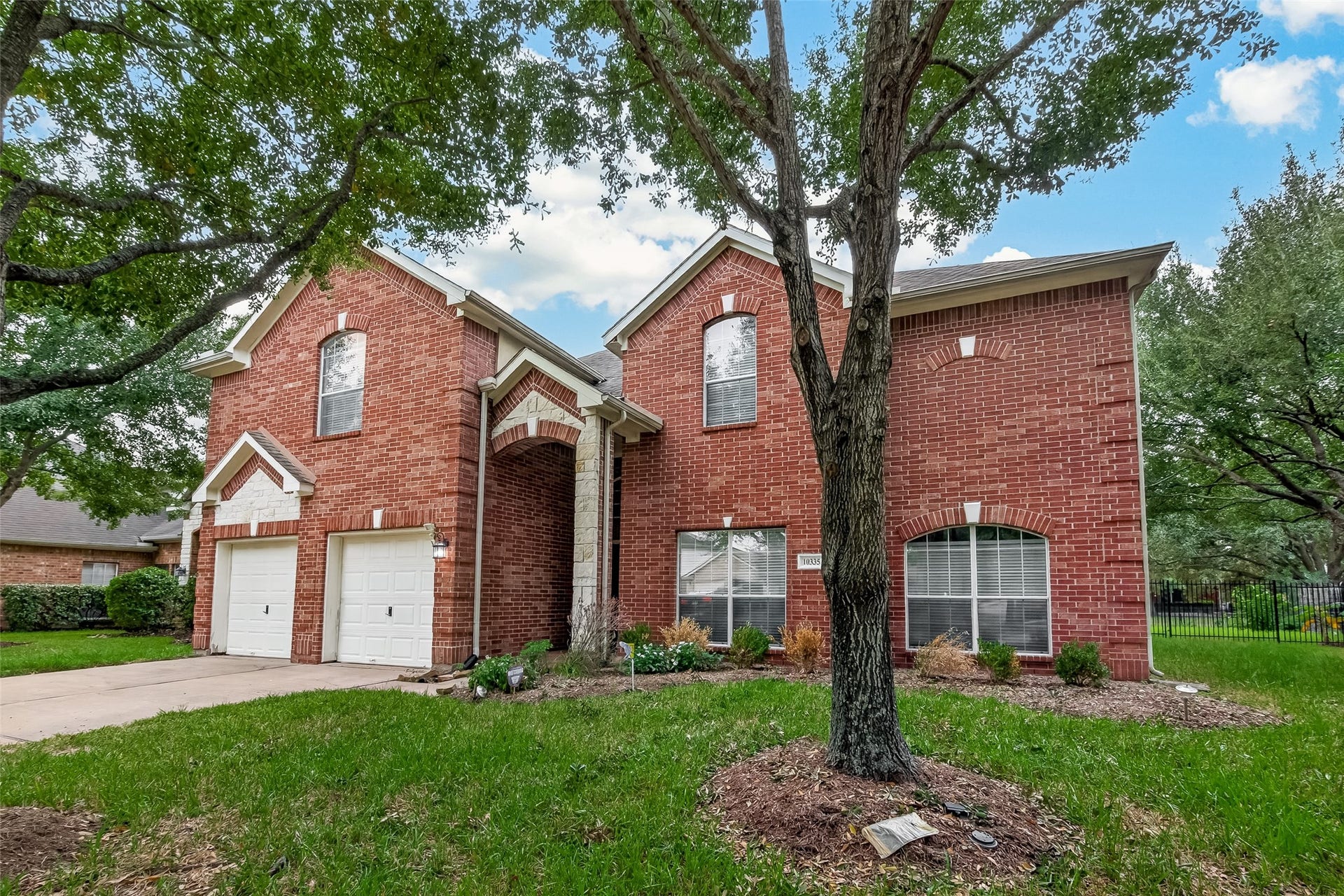 10335 Sablebrook Lane, Houston, TX 77095 Front side