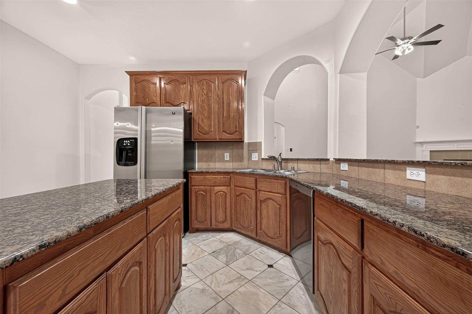 10335 Sablebrook Lane, Houston, TX 77095 Kitchen