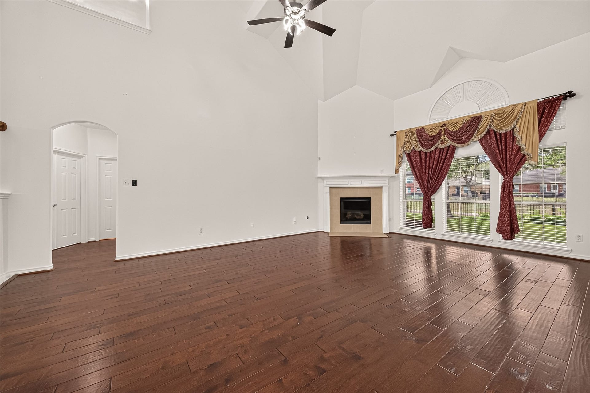 10335 Sablebrook Lane, Houston, TX 77095 Living Area