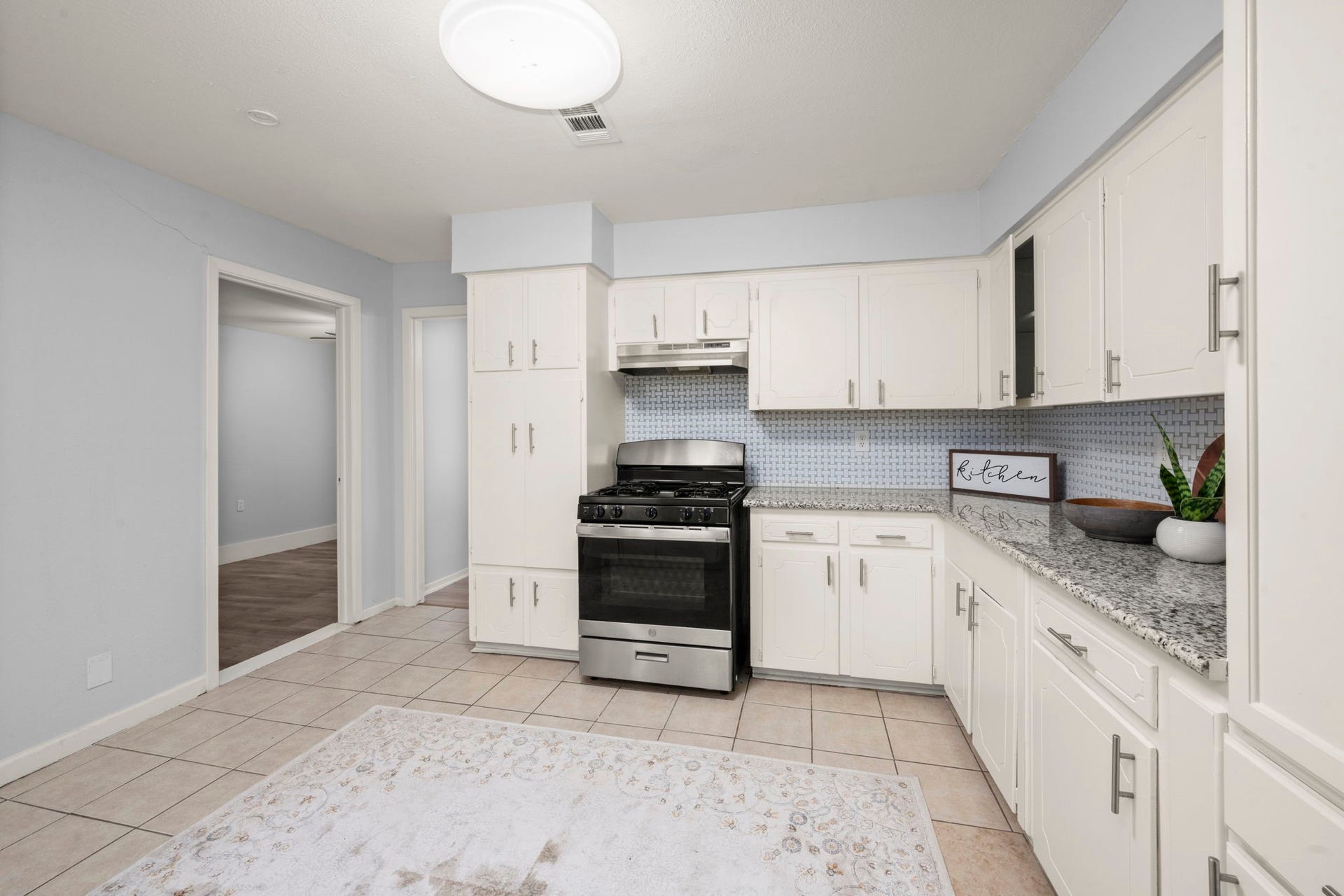 4326 Akard Street, Houston, TX 77047 4326 Akard Street, Houston, TX 77047