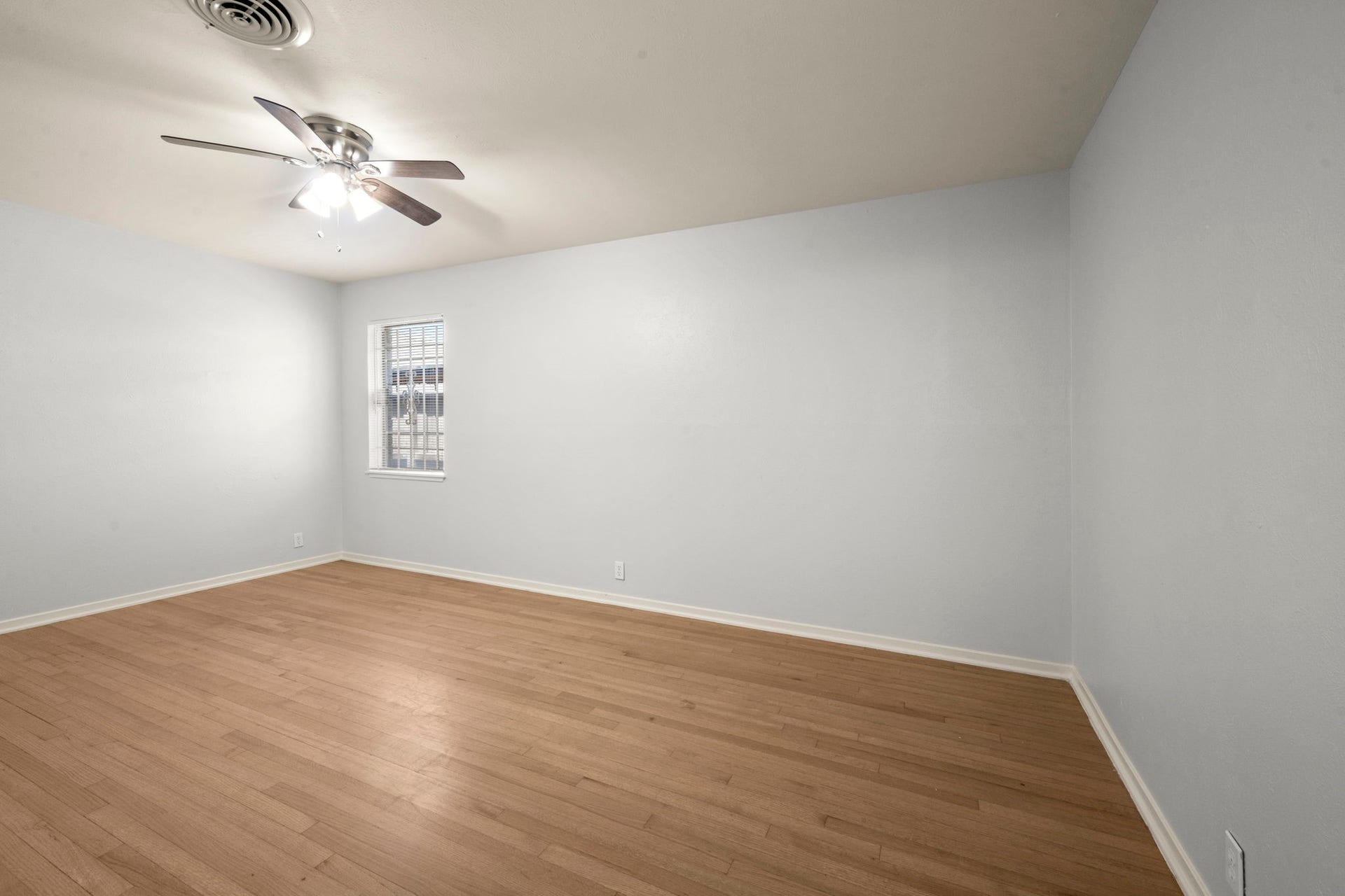 4326 Akard Street, Houston, TX 77047 4326 Akard Street, Houston, TX 77047