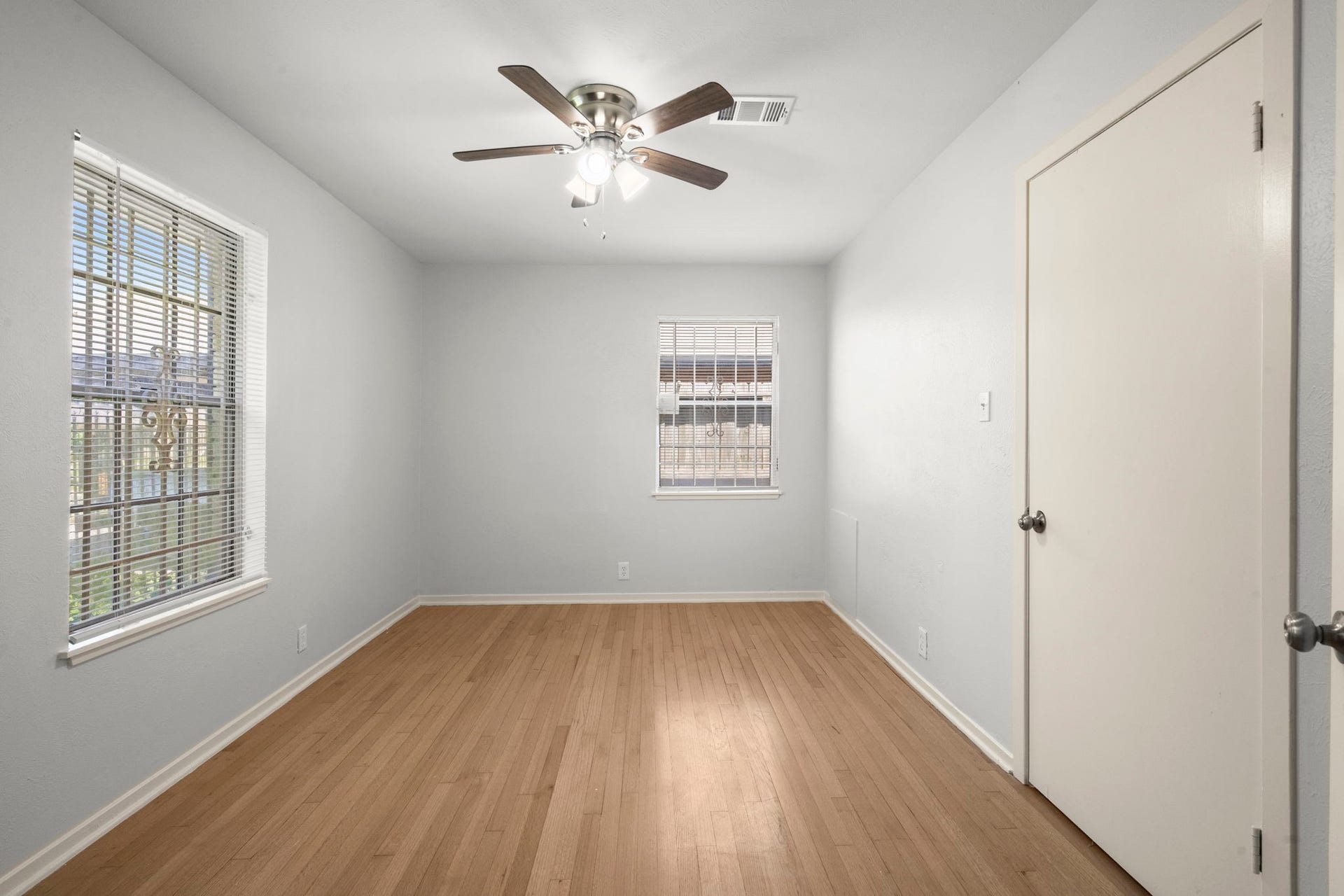 4326 Akard Street, Houston, TX 77047 4326 Akard Street, Houston, TX 77047