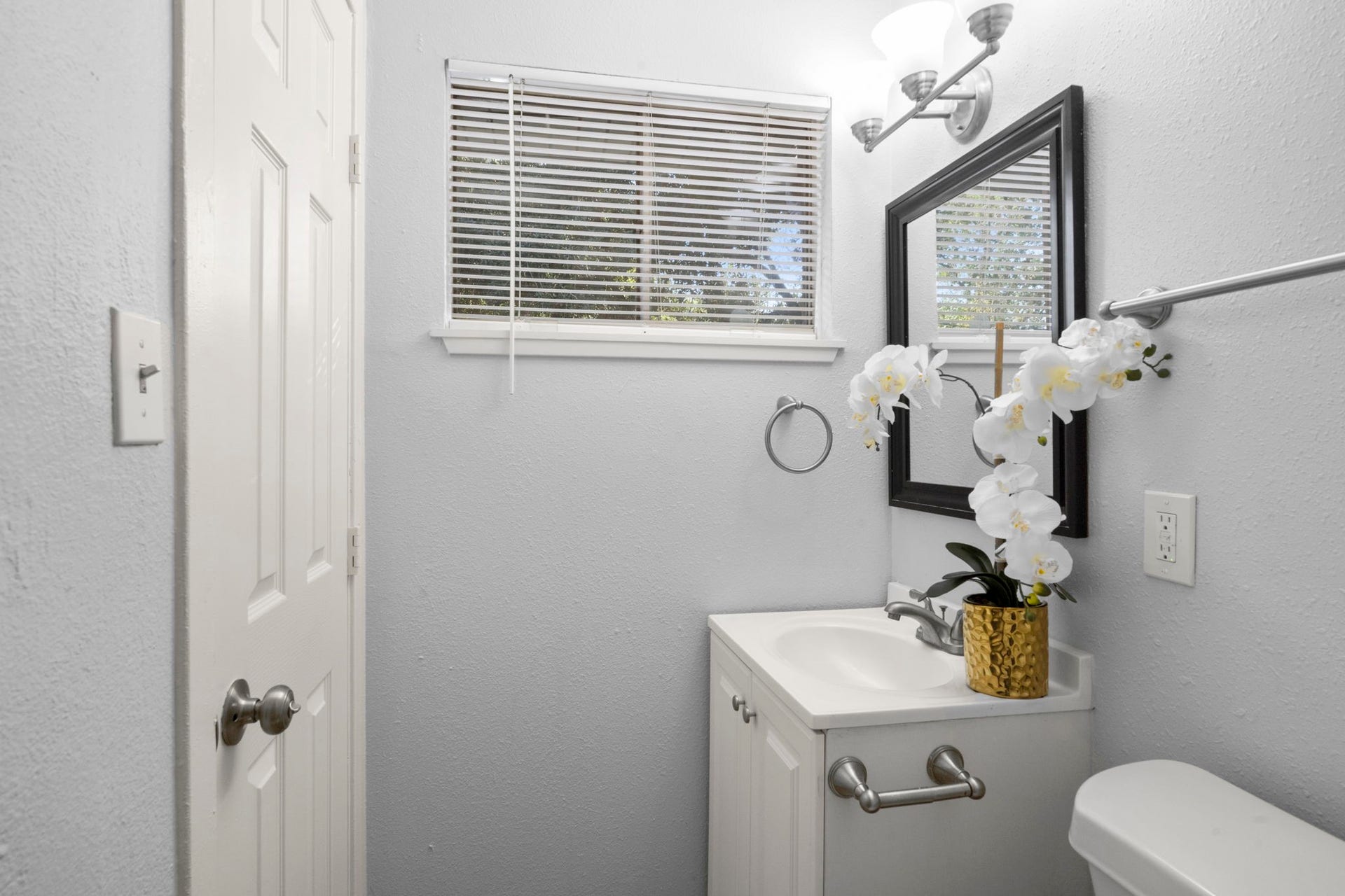 4326 Akard Street, Houston, TX 77047 4326 Akard Street, Houston, TX 77047