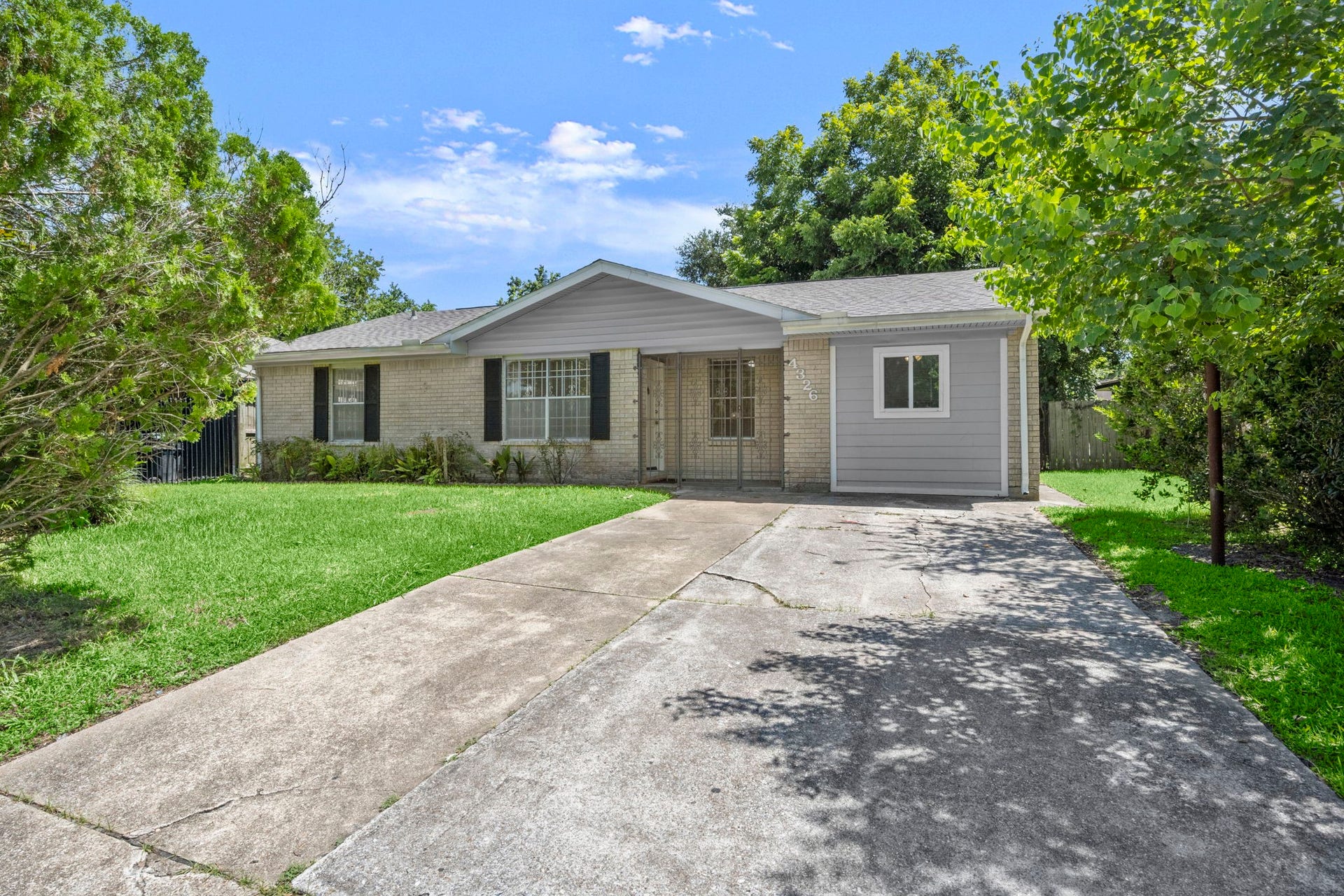 4326 Akard Street, Houston, TX 77047 4326 Akard Street, Houston, TX 77047