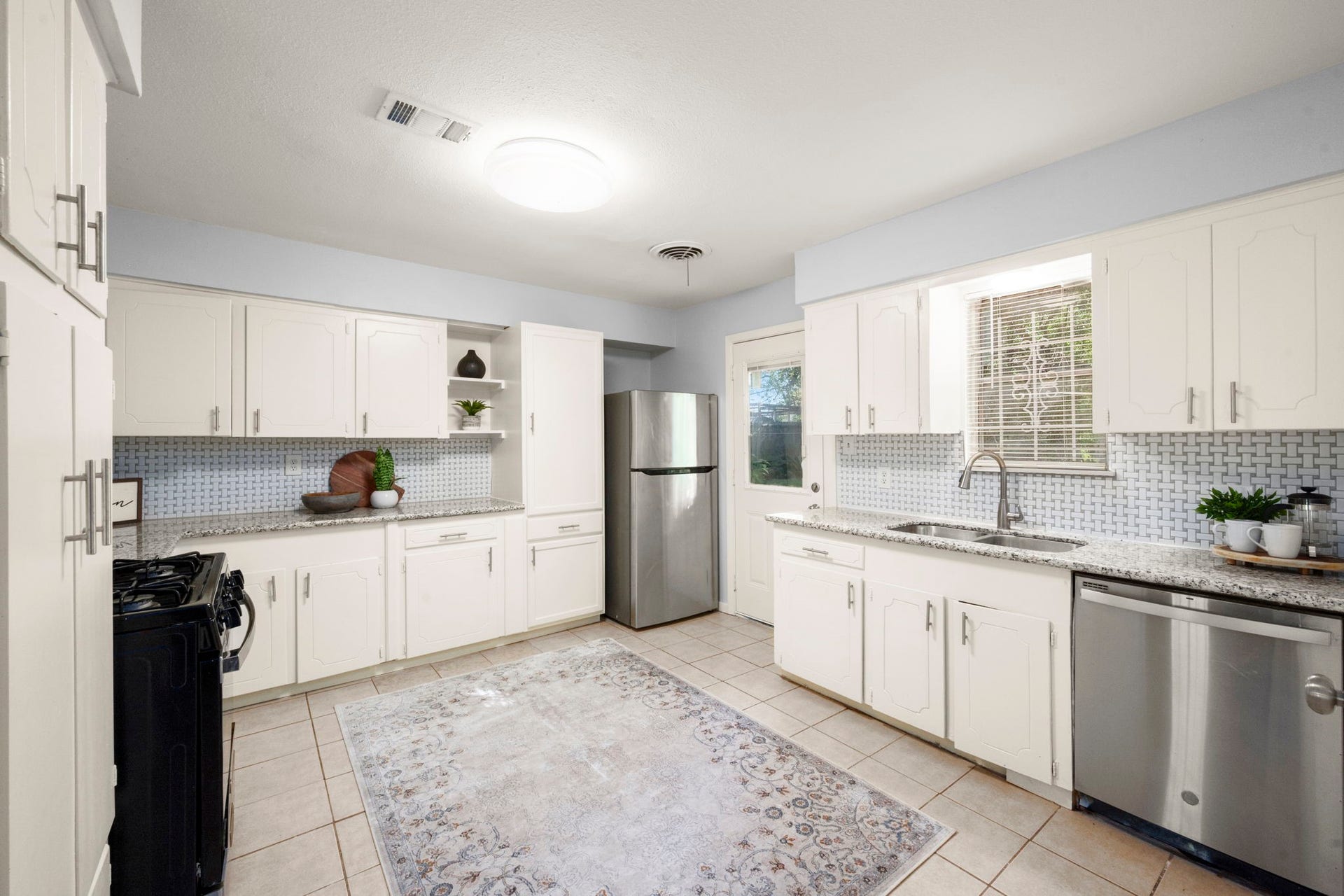 4326 Akard Street, Houston, TX 77047 4326 Akard Street, Houston, TX 77047