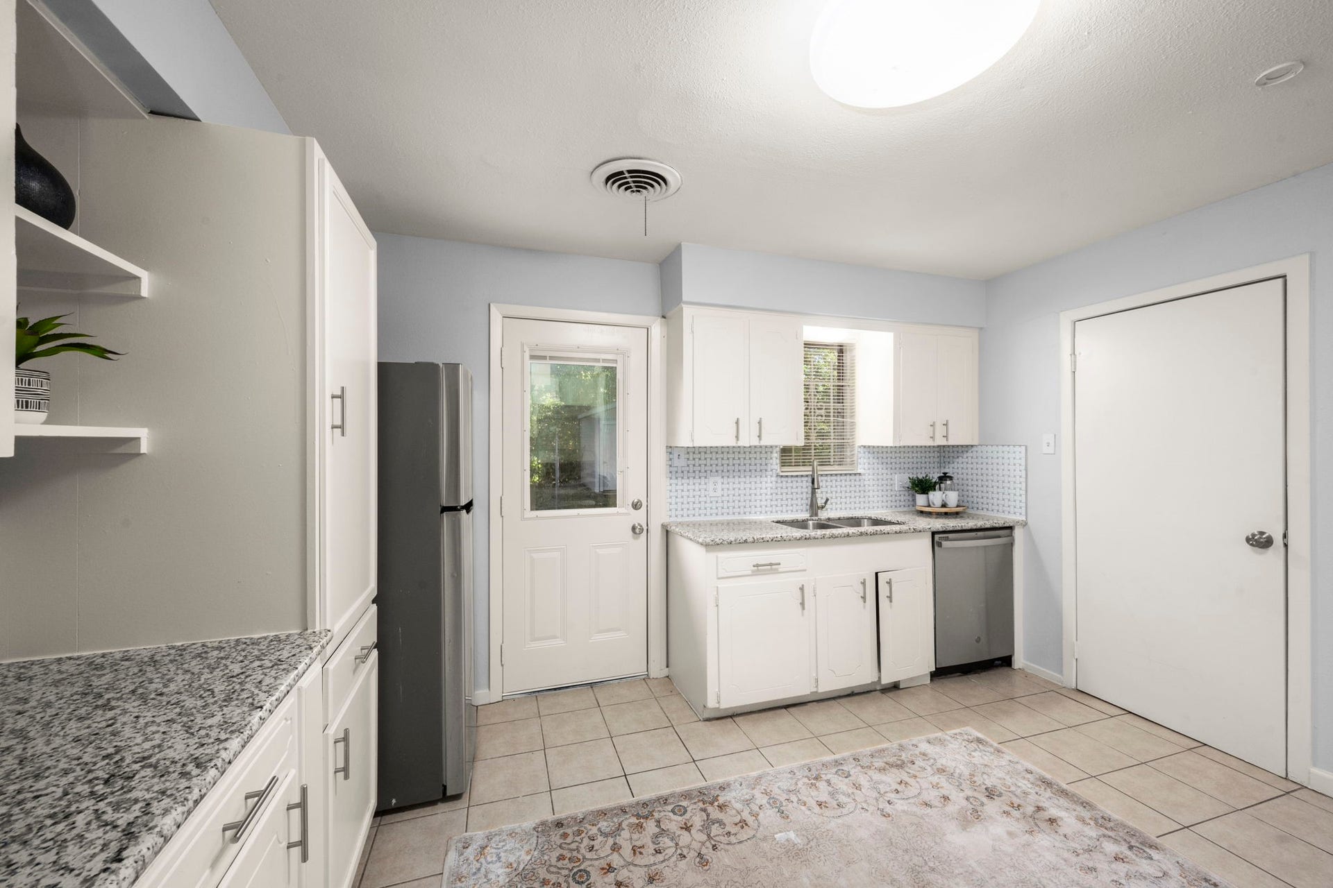 4326 Akard Street, Houston, TX 77047 4326 Akard Street, Houston, TX 77047