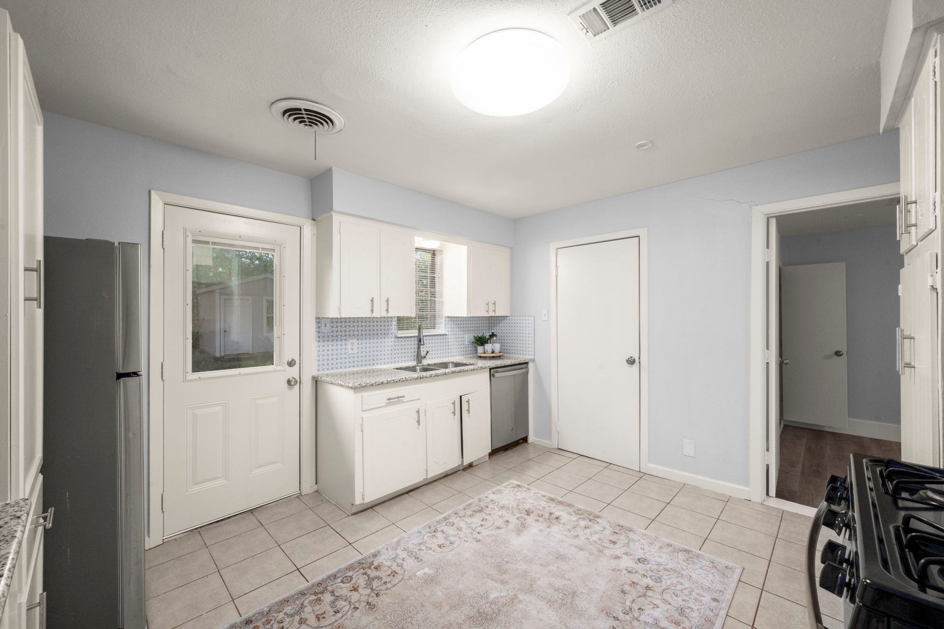 4326 Akard Street, Houston, TX 77047 4326 Akard Street, Houston, TX 77047
