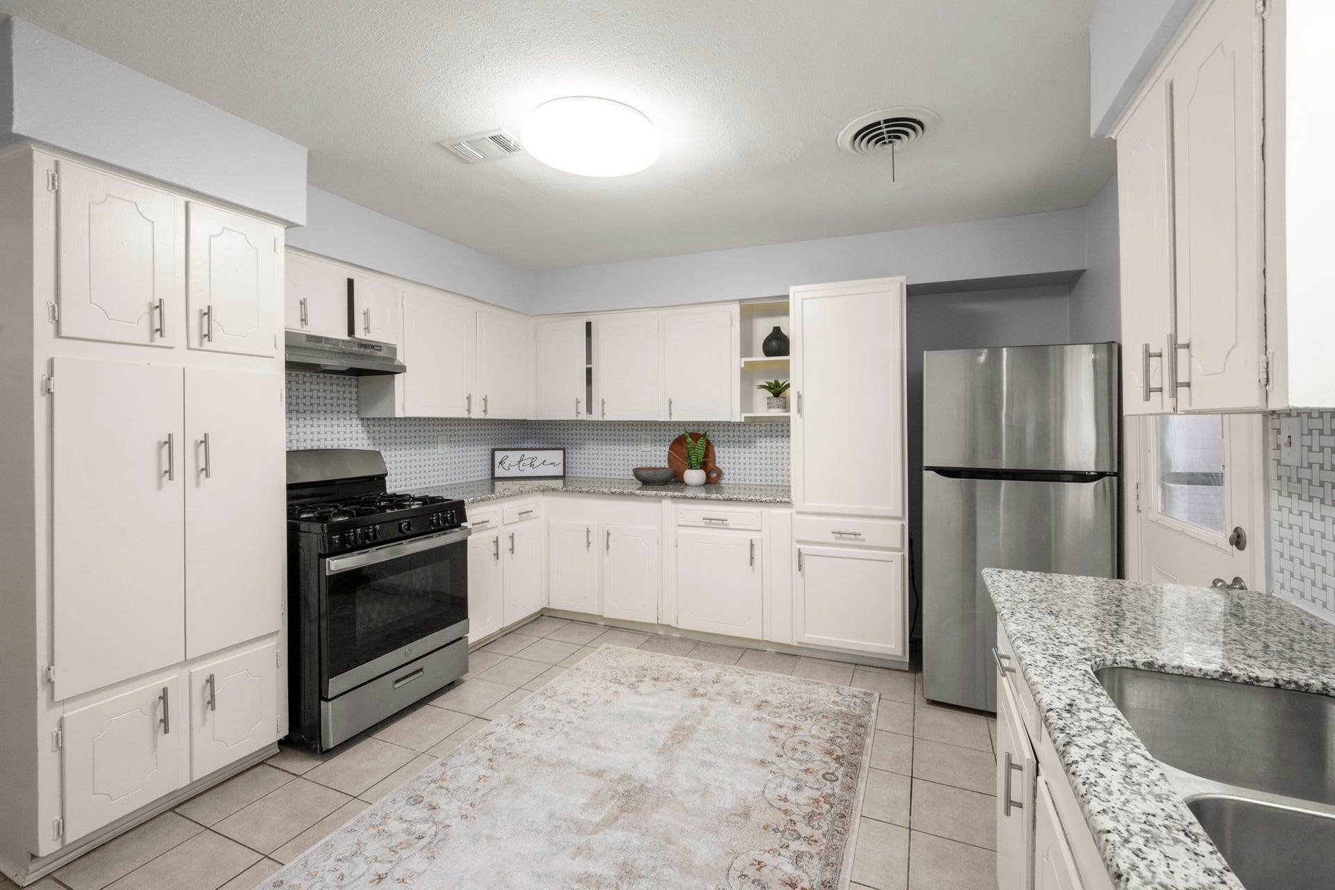 4326 Akard Street, Houston, TX 77047 4326 Akard Street, Houston, TX 77047