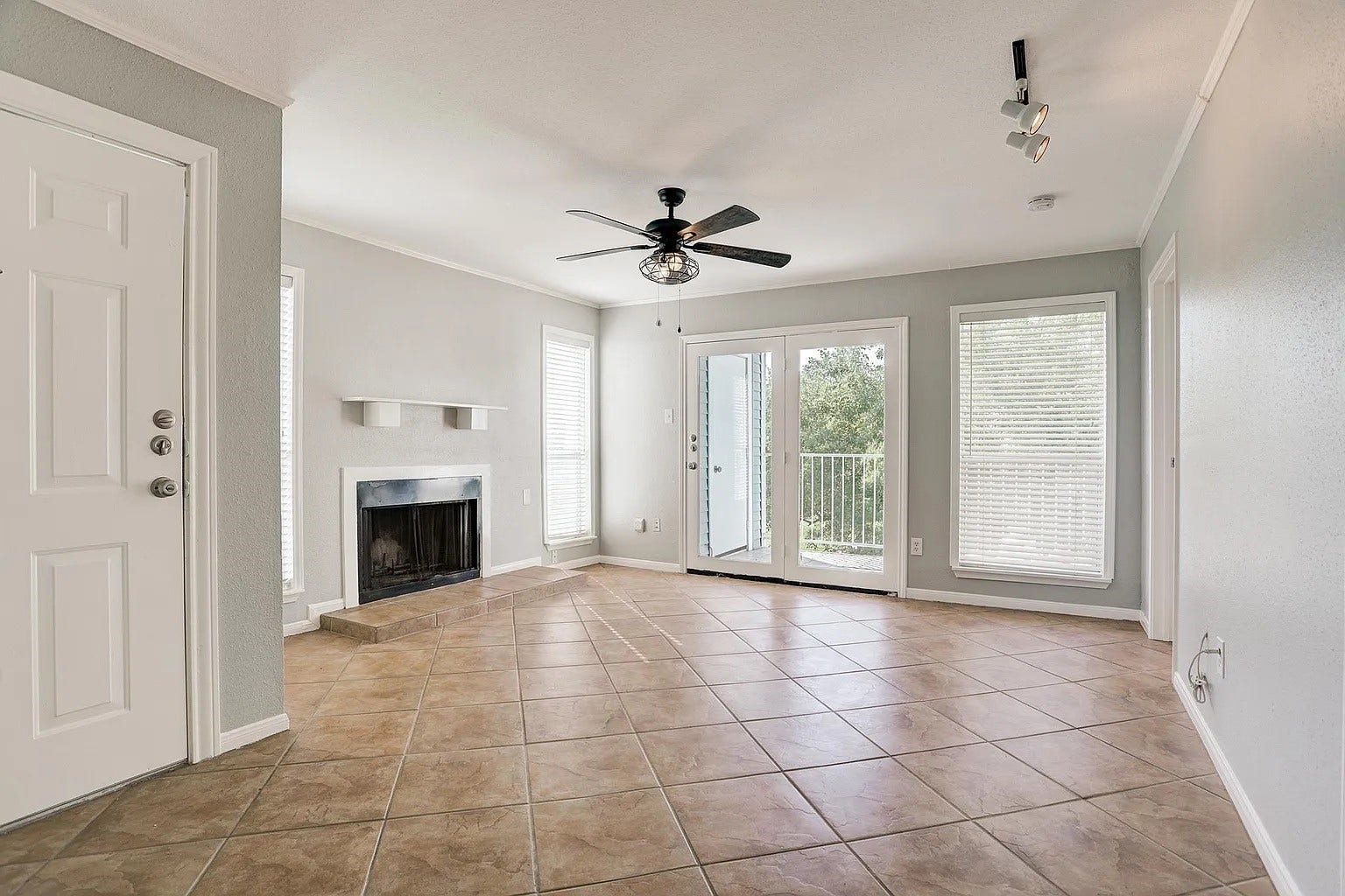 18617 Egret Bay Boulevard, #1001, Webster, TX 77058 18617 Egret Bay Boulevard, #1001, Webster, TX 77058