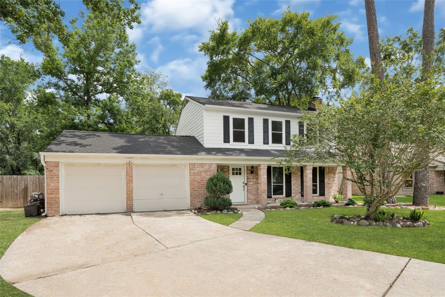 Property photo for 2031 Aspen Glade Drive, Houston, TX