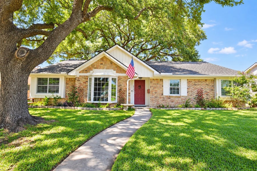 Property photo for 8502 Braes Meadow Drive, Houston, TX
