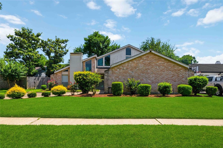 Property photo for 1823 Hilton Head Drive, Missouri City, TX