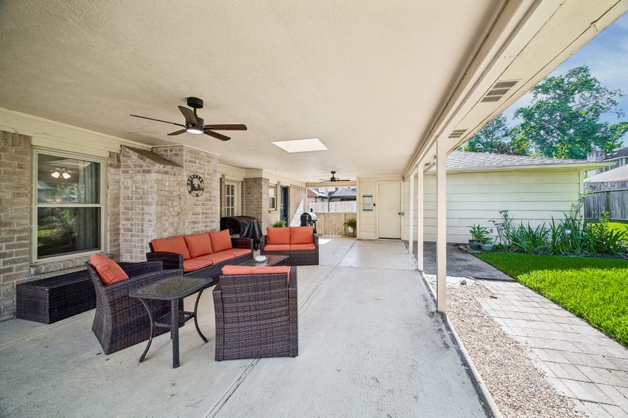 Property photo for 7611 Heritage Pines Drive, Humble, TX