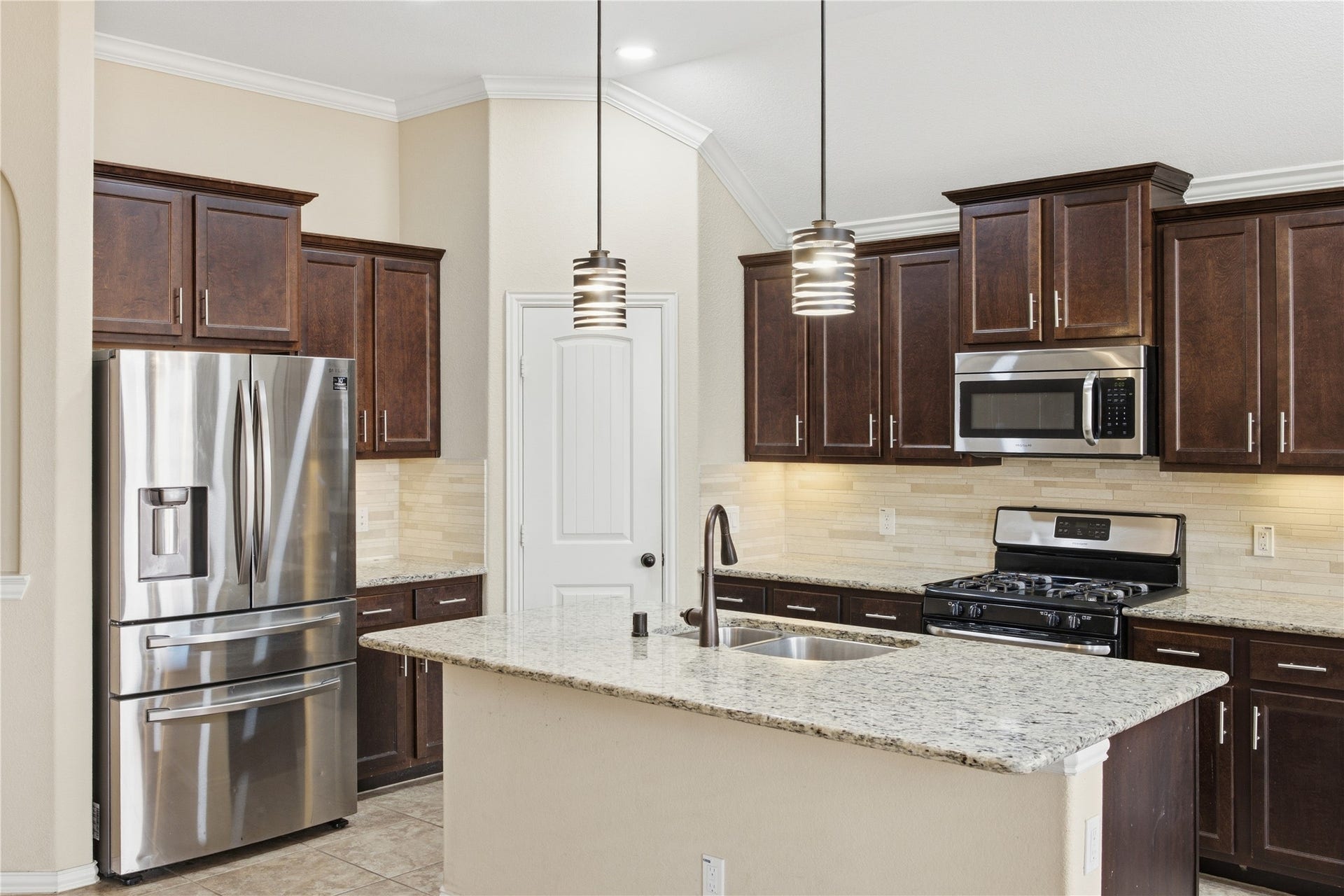 2229 Maple Point Drive N, Conroe, TX 77301 2229 Maple Point Drive N, Conroe, TX 77301