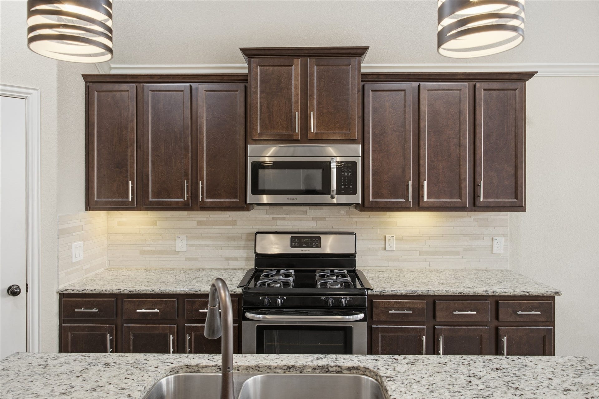 2229 Maple Point Drive N, Conroe, TX 77301 2229 Maple Point Drive N, Conroe, TX 77301
