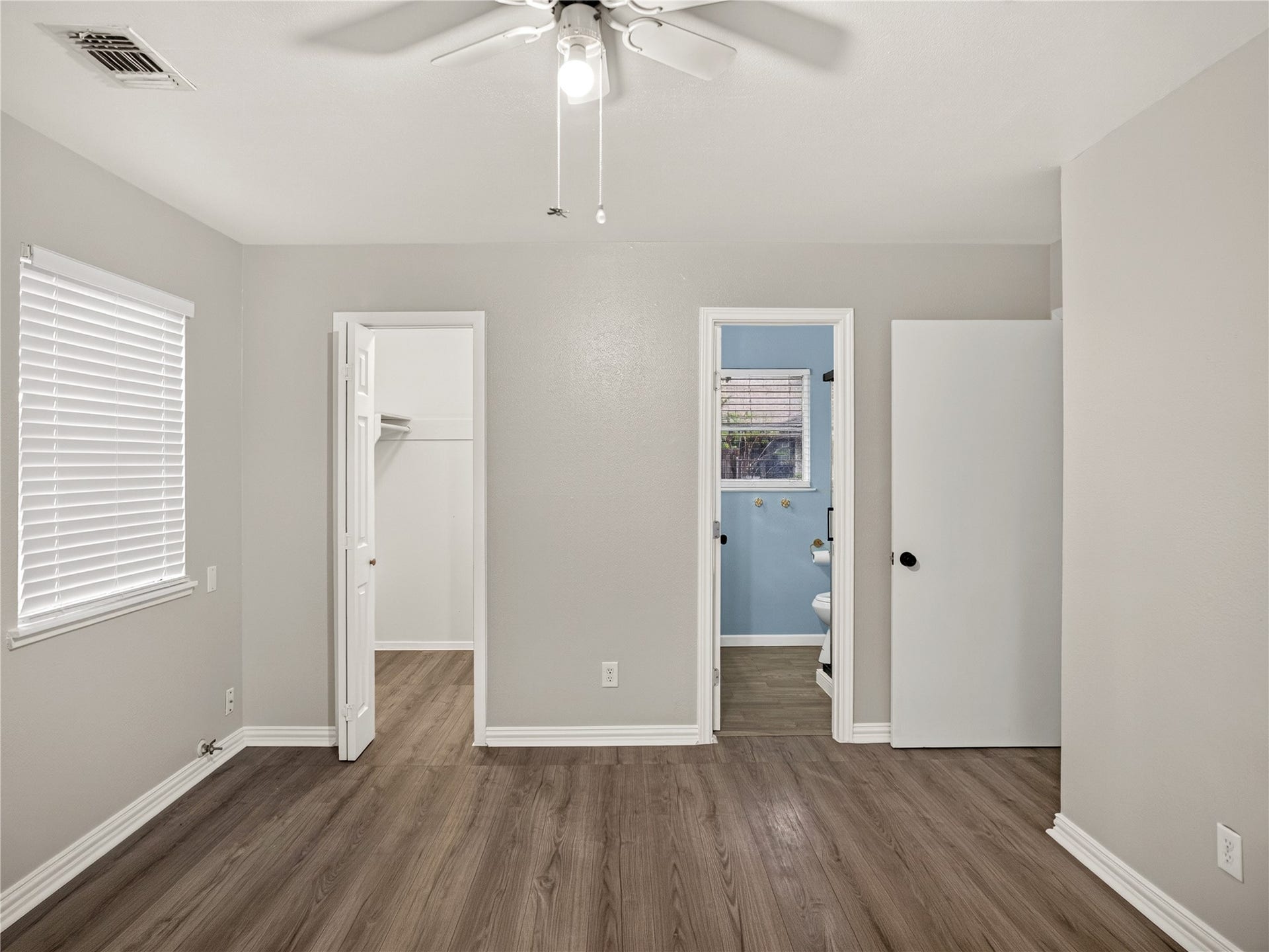 2408 Blueberry Lane, Pasadena, TX 77502 Additional view of the primary bedroom