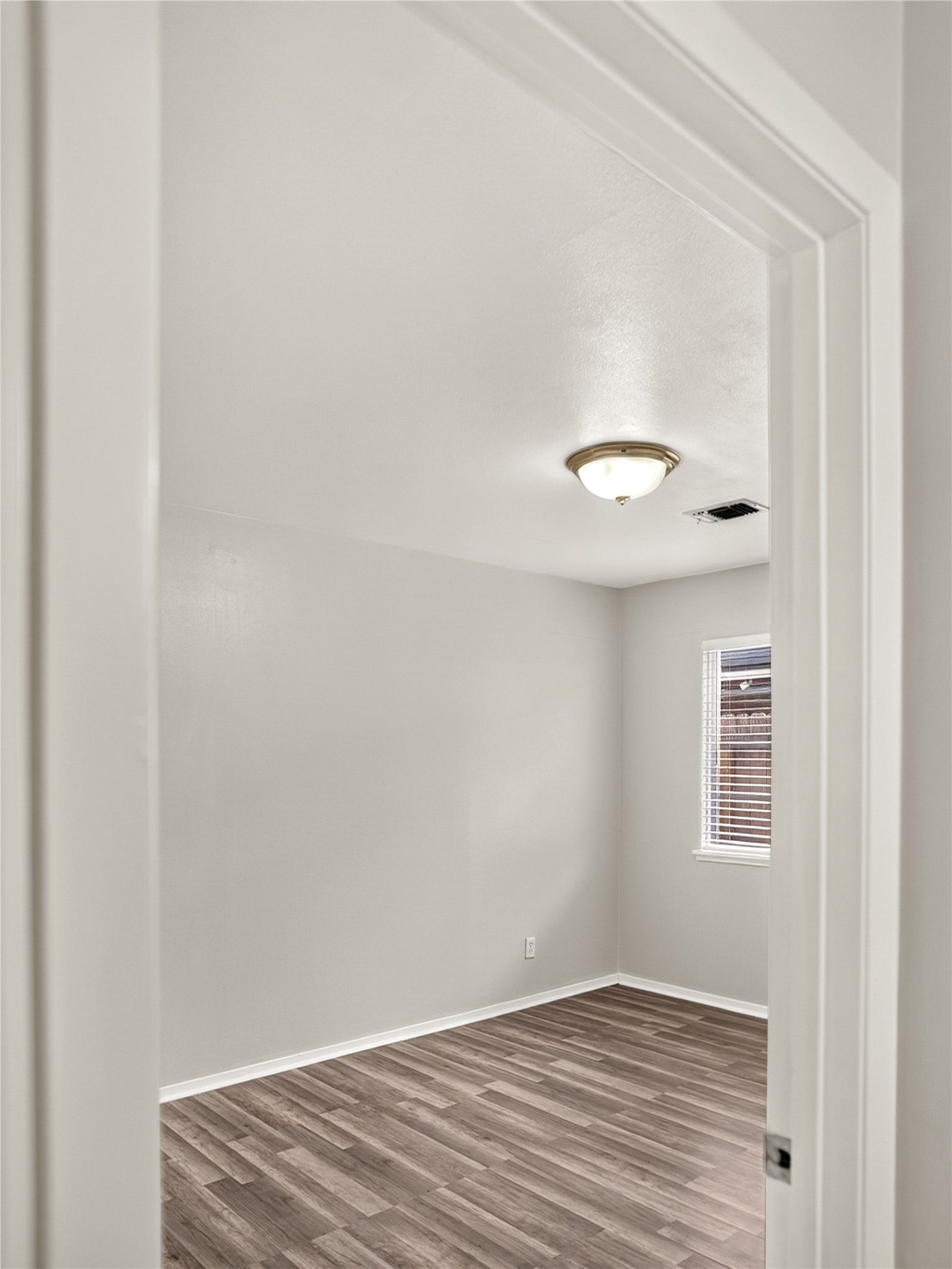 2408 Blueberry Lane, Pasadena, TX 77502 Primary bedroom with natural lighting
