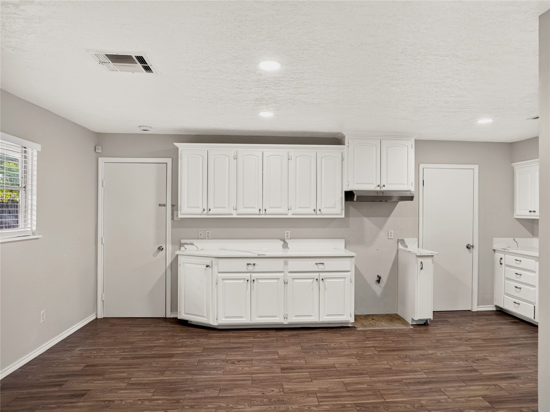 2408 Blueberry Lane, Pasadena, TX 77502 2408 Blueberry Lane, Pasadena, TX 77502