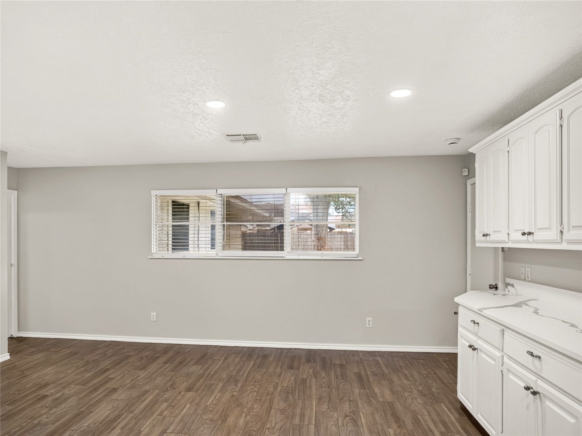 2408 Blueberry Lane, Pasadena, TX 77502 Dining area with neutral finishes