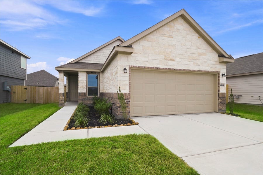 Property photo for 1526 Valley Creek Drive, Arcola, TX