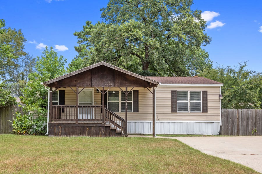 Property photo for 9642 Live Oak Trail, Willis, TX