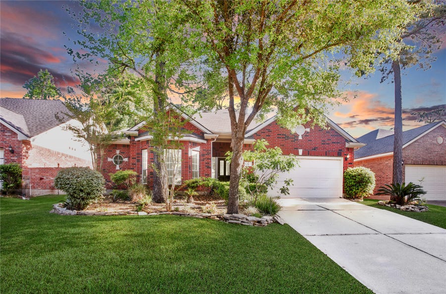 Property photo for 11 Griffin Hill Court, Spring, TX