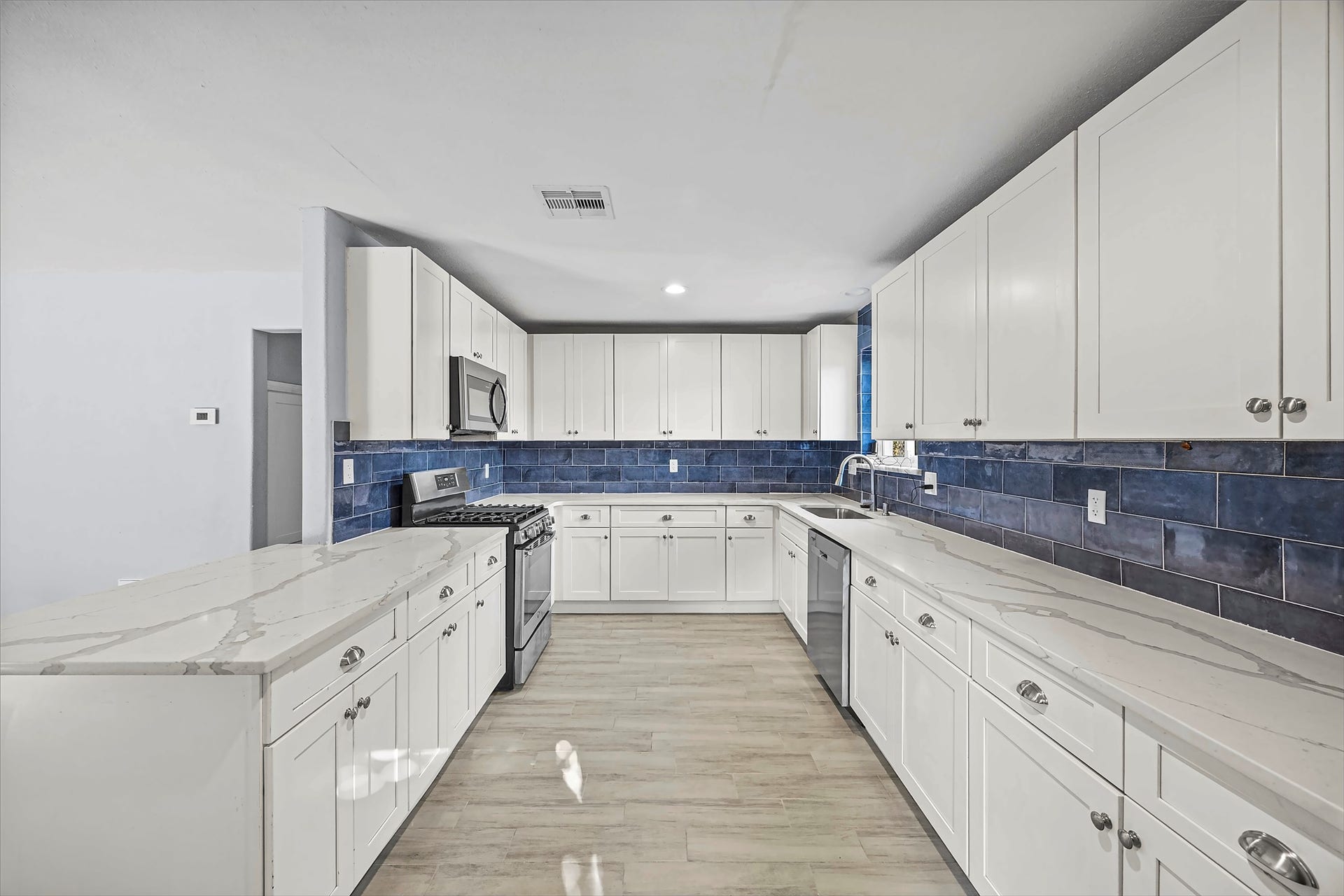 5507 Bertellis Lane, Houston, TX 77091 5507 Bertellis Lane, Houston, TX 77091