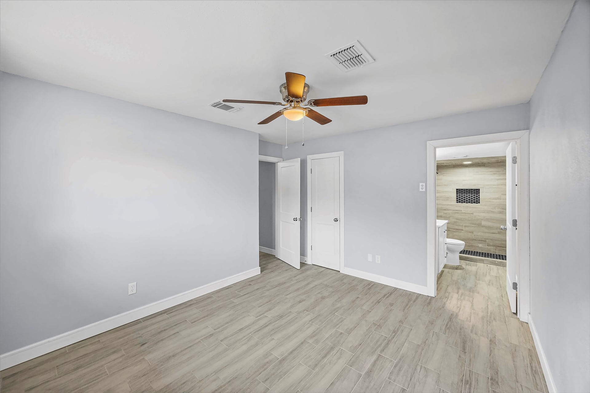 5507 Bertellis Lane, Houston, TX 77091 primary room