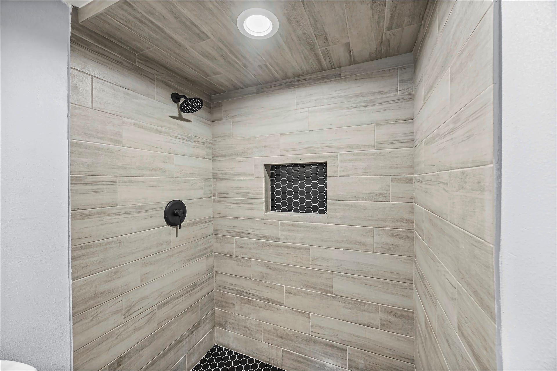 5507 Bertellis Lane, Houston, TX 77091 5507 Bertellis Lane, Houston, TX 77091