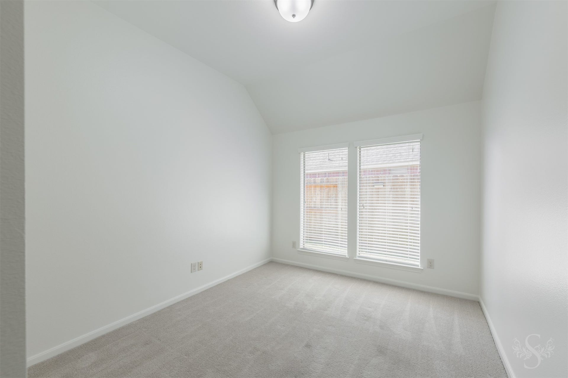 28015 Barberry Banks Lane, Fulshear, TX 77441 This versatile flex room offers a wonderful space for a playroom, homework area or hobbies. Two tall windows and a high ceiling create a bright, comfortable setting.
