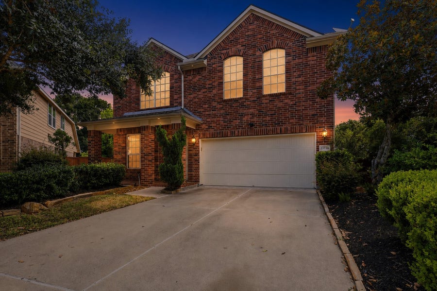 Property photo for 23738 Hiddenbriar Loop, Tomball, TX