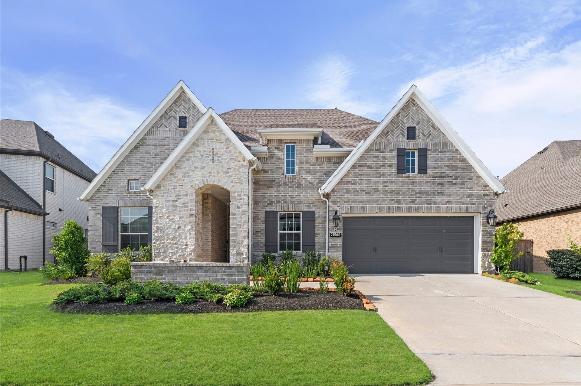 21506 Snake Herb Lane, Cypress, TX 77433 Welcome to 21506 Snake Herb Lane in Bridgeland one of Houston's most sought-after master-planned communities. Situated on a 9,046 sf lot, this home offers 4 bedrooms, a dedicated study, 3 baths, and 3,074 sf with a floor plan that truly lives large.