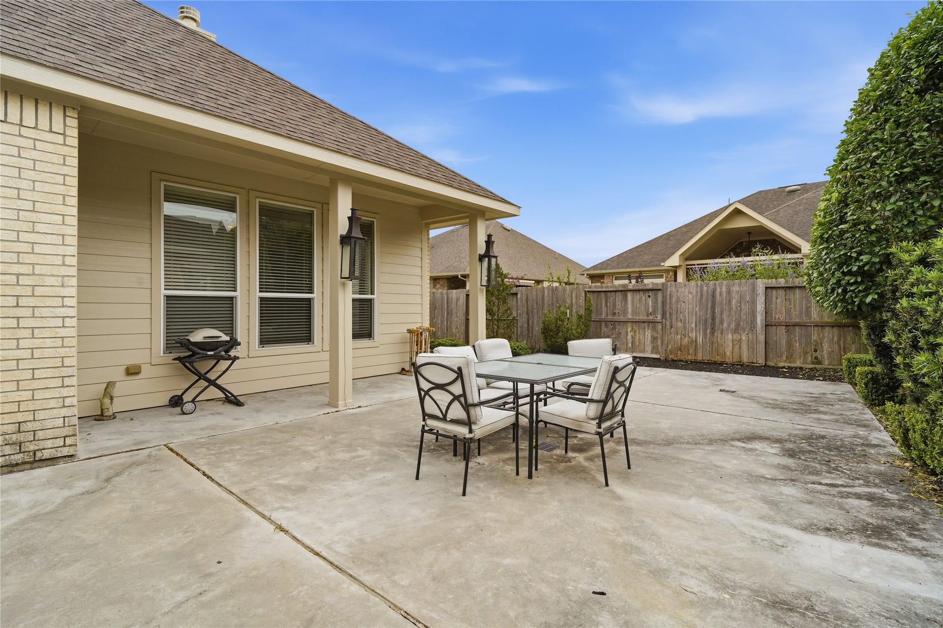 2419 S Venice Drive, Pearland, TX 77581 2419 S Venice Drive, Pearland, TX 77581