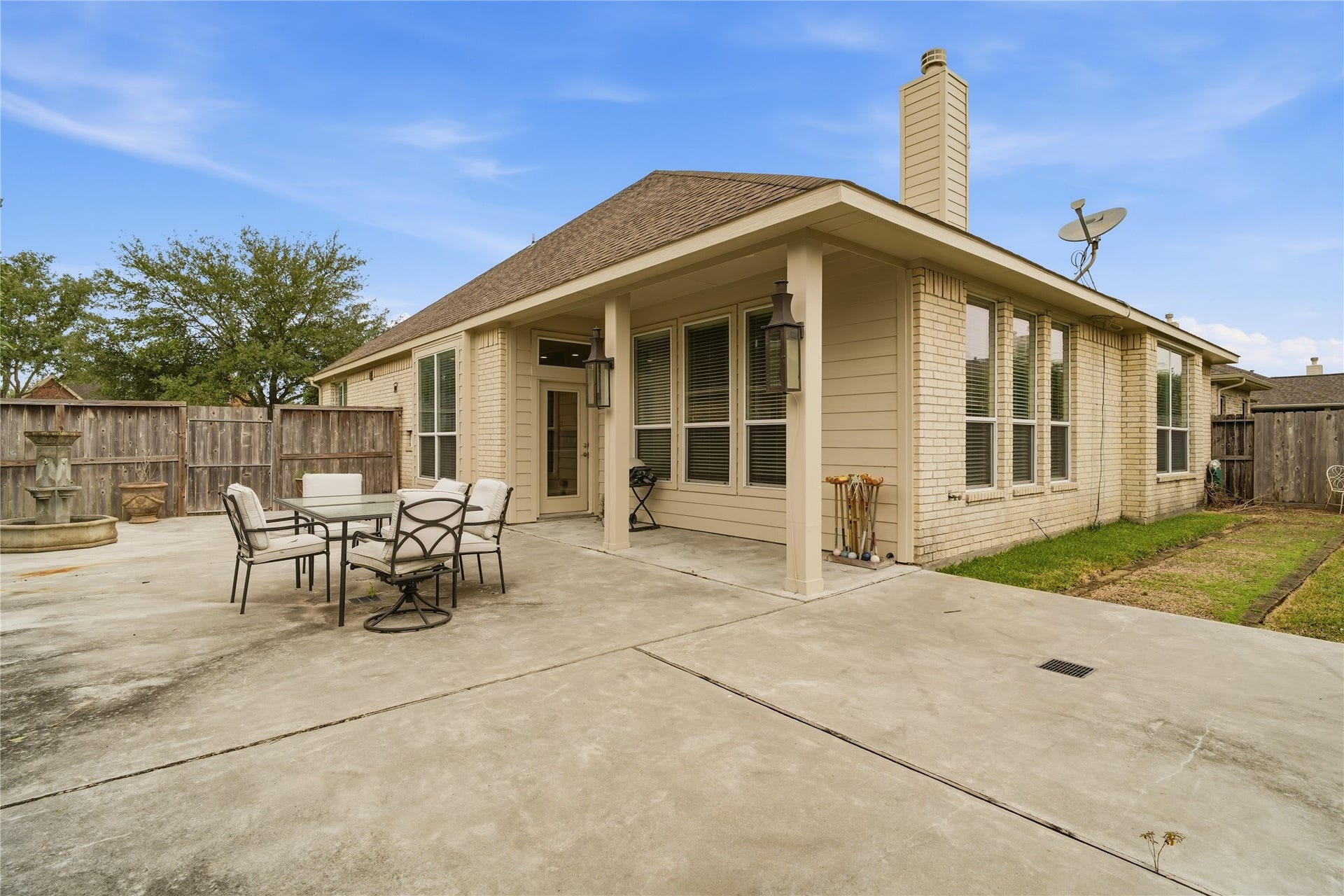 2419 S Venice Drive, Pearland, TX 77581 2419 S Venice Drive, Pearland, TX 77581