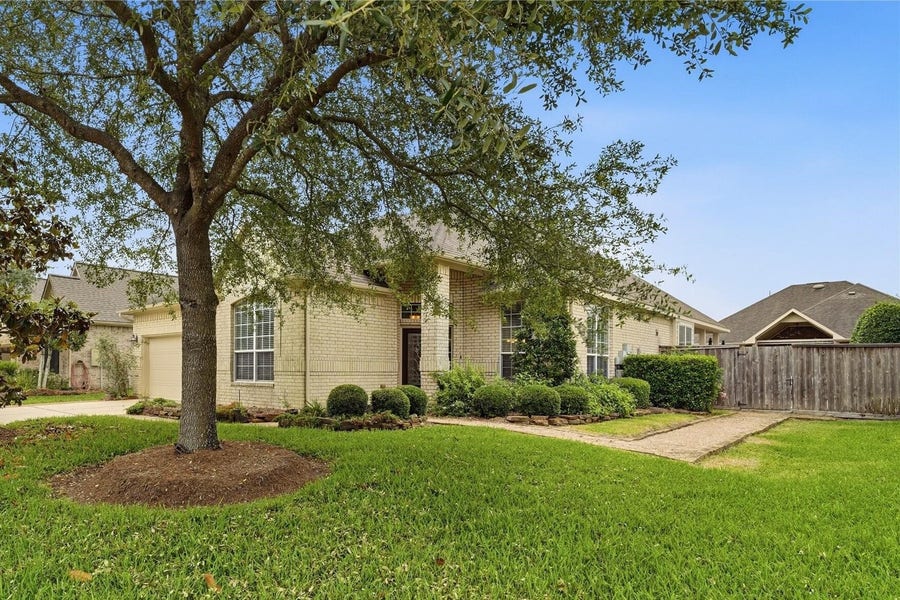 Property photo for 2419 S Venice Drive, Pearland, TX
