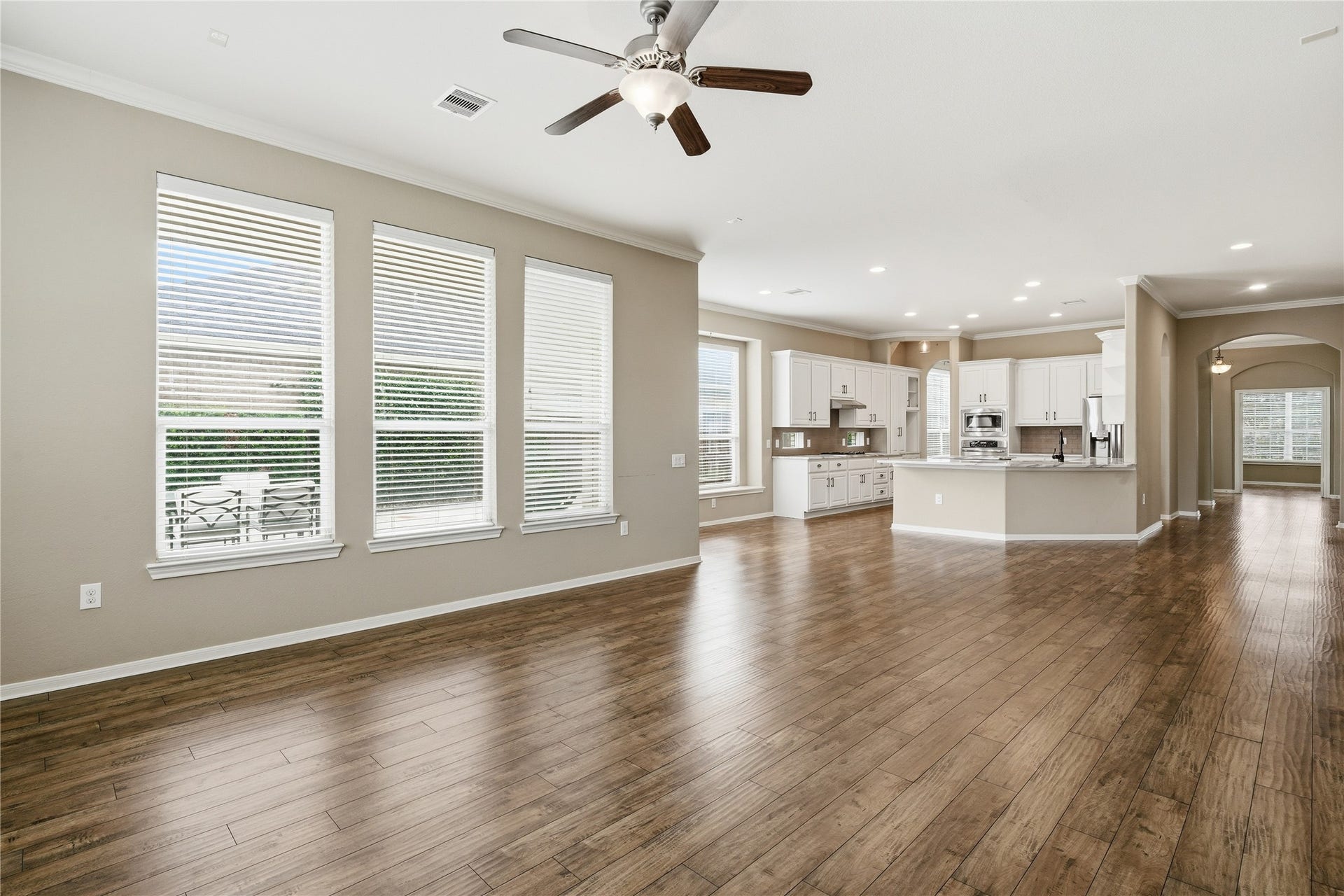 2419 S Venice Drive, Pearland, TX 77581 2419 S Venice Drive, Pearland, TX 77581