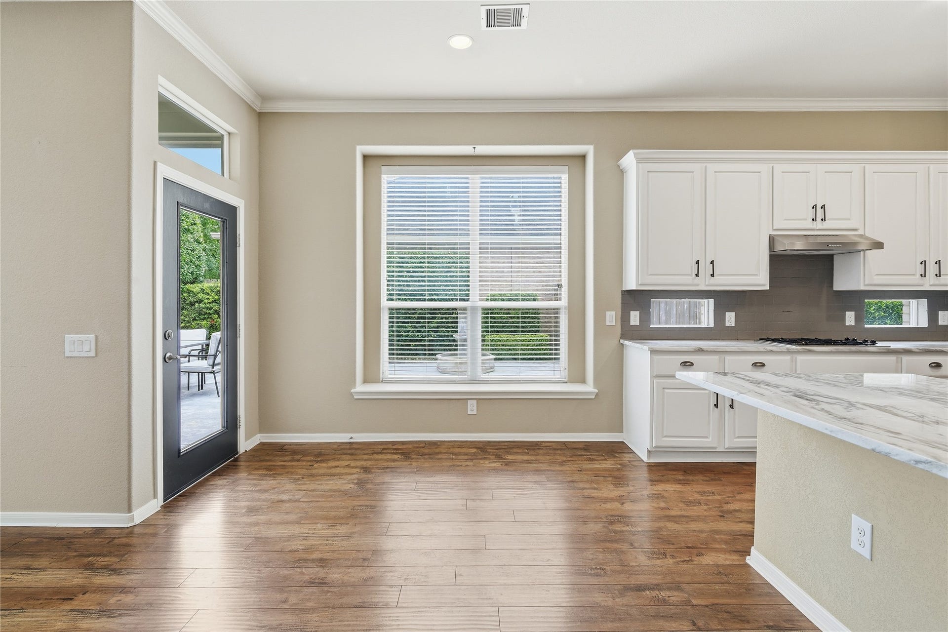 2419 S Venice Drive, Pearland, TX 77581 2419 S Venice Drive, Pearland, TX 77581
