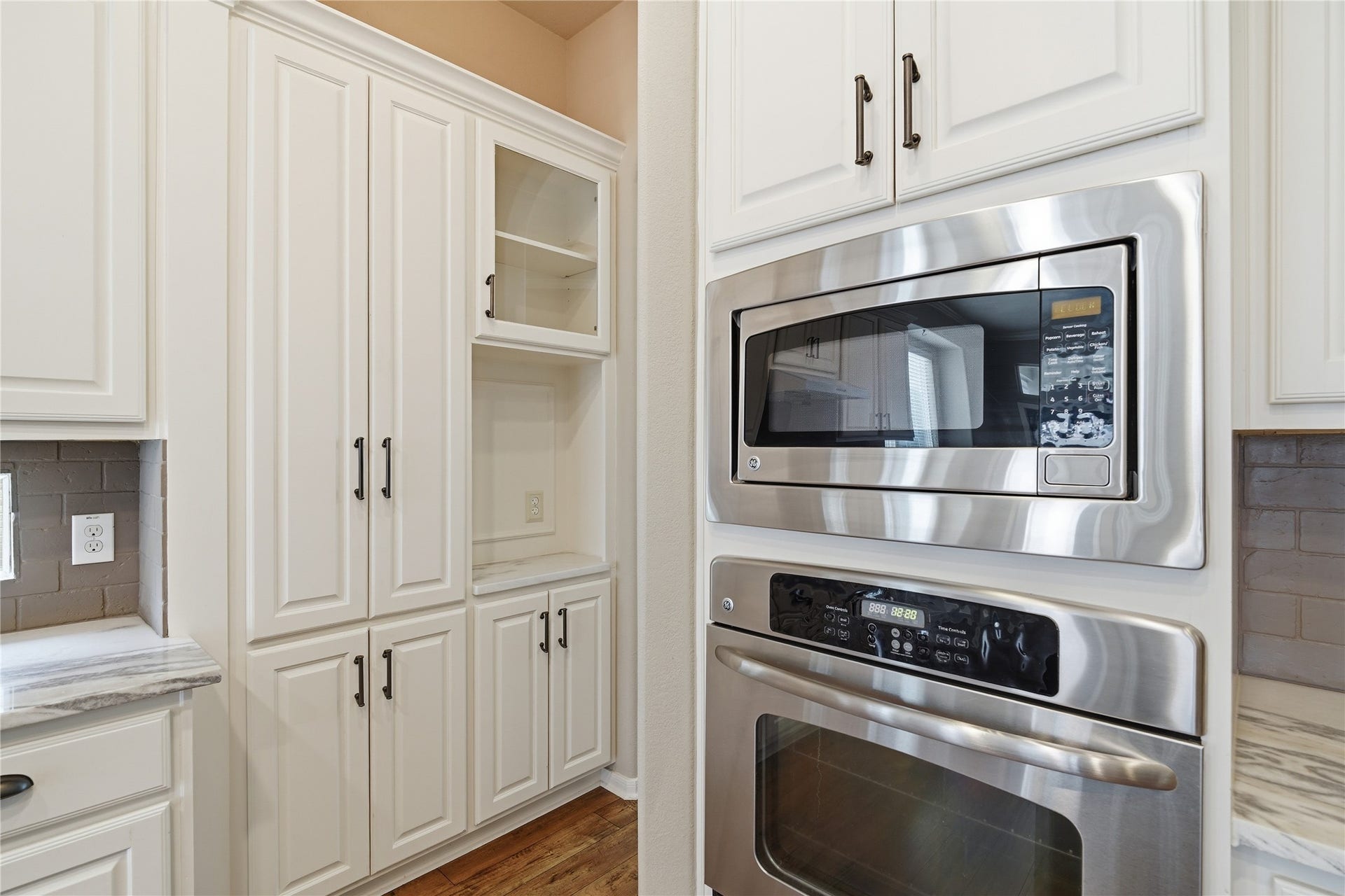 2419 S Venice Drive, Pearland, TX 77581 2419 S Venice Drive, Pearland, TX 77581