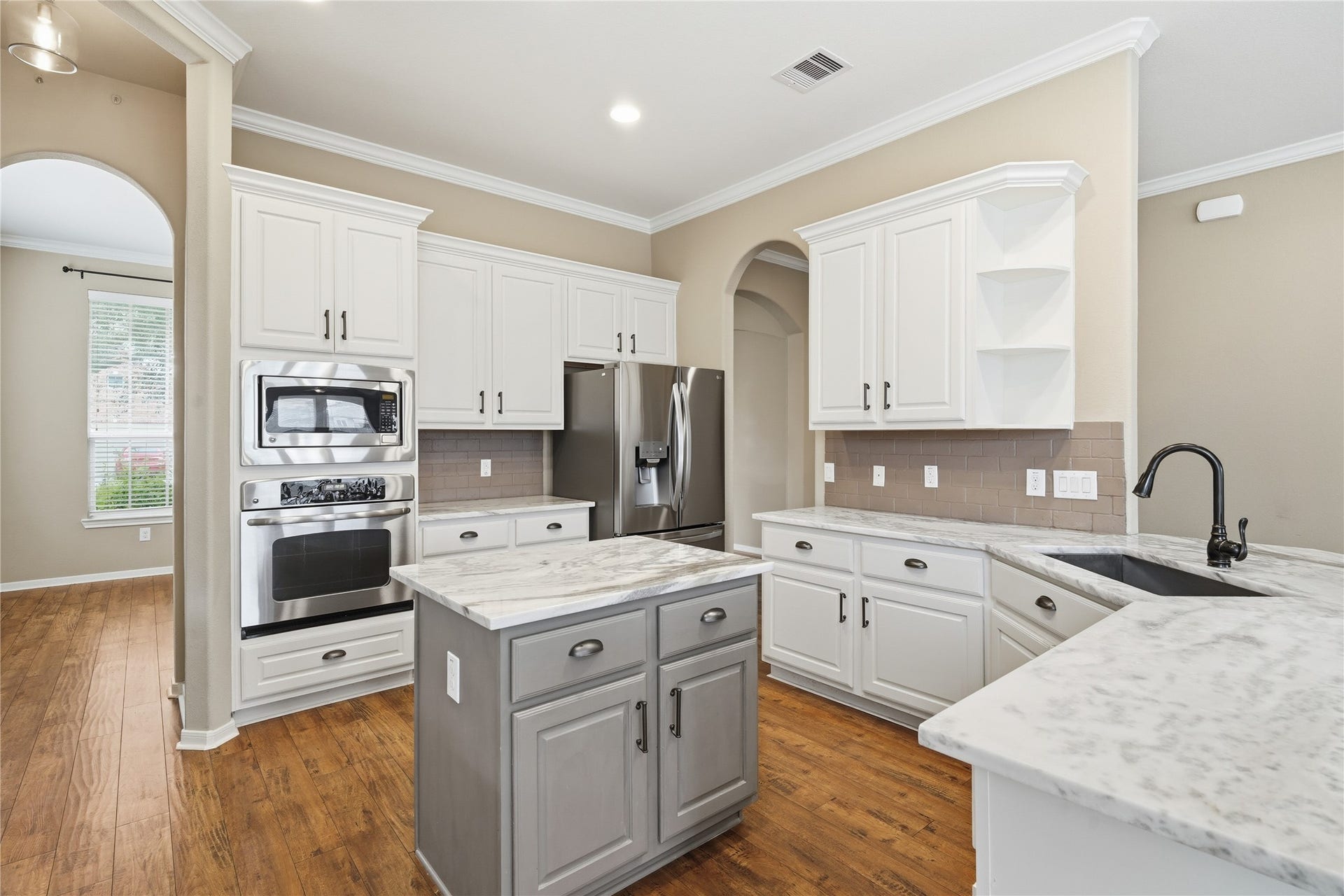 2419 S Venice Drive, Pearland, TX 77581 2419 S Venice Drive, Pearland, TX 77581
