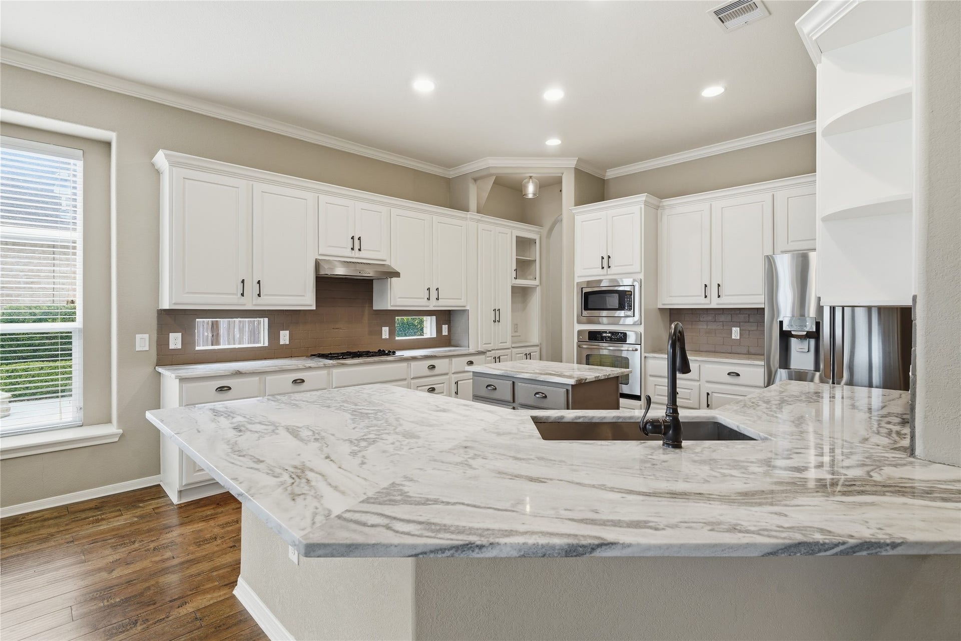 2419 S Venice Drive, Pearland, TX 77581 2419 S Venice Drive, Pearland, TX 77581